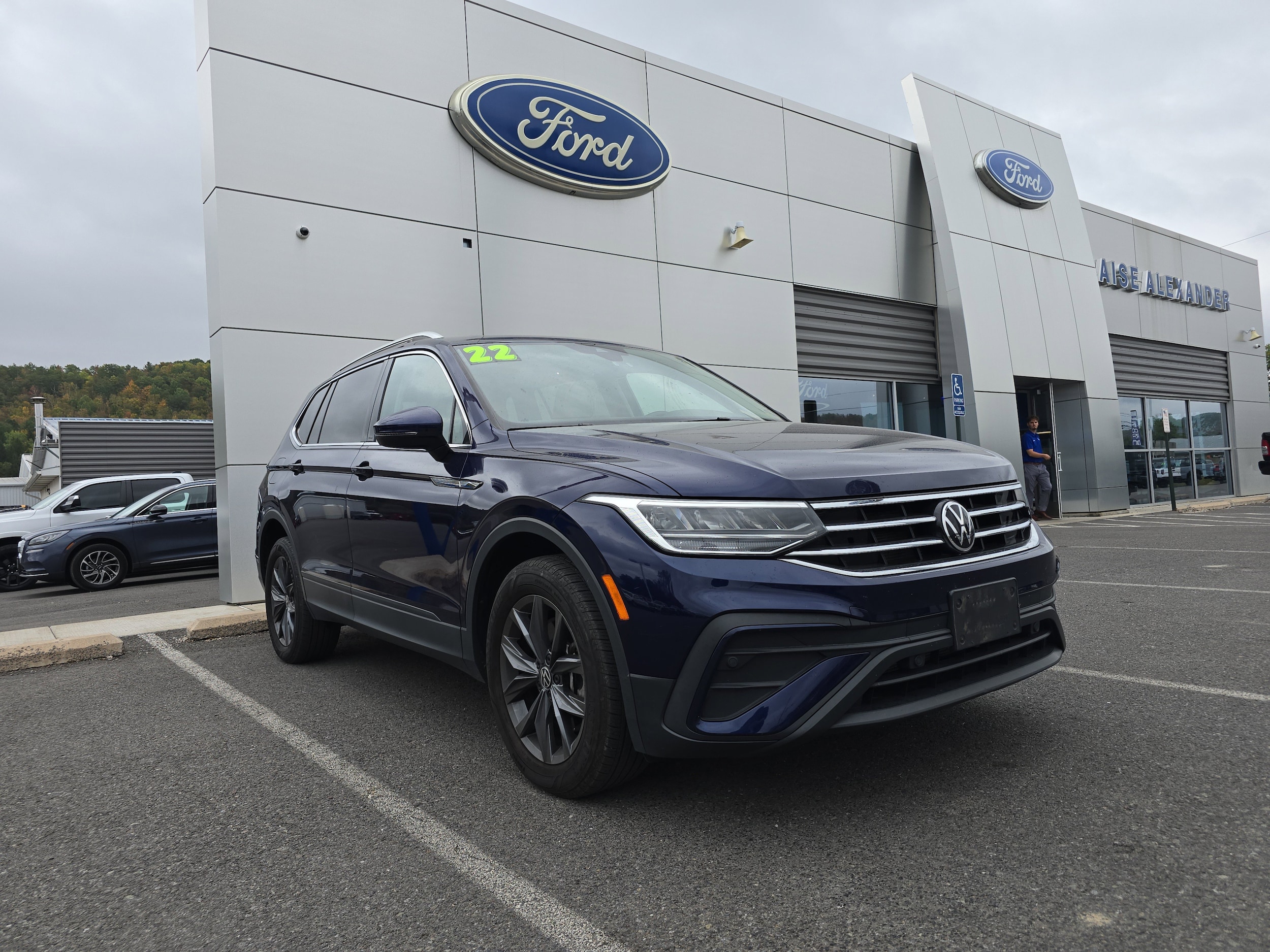 2022 Volkswagen Tiguan SE