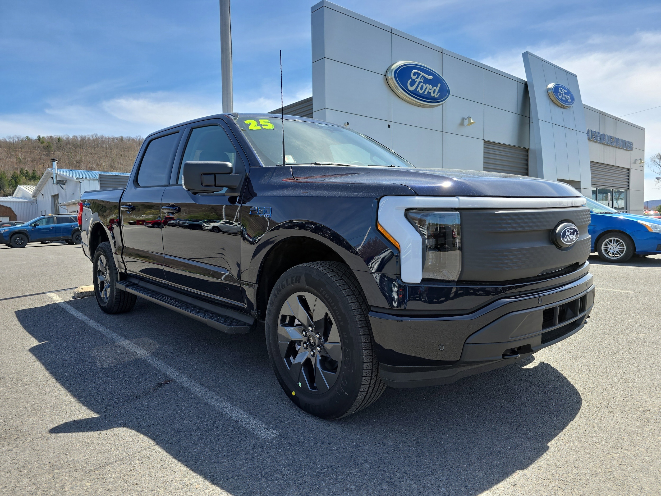 2025 Ford F-150 Lightning Flash's photo