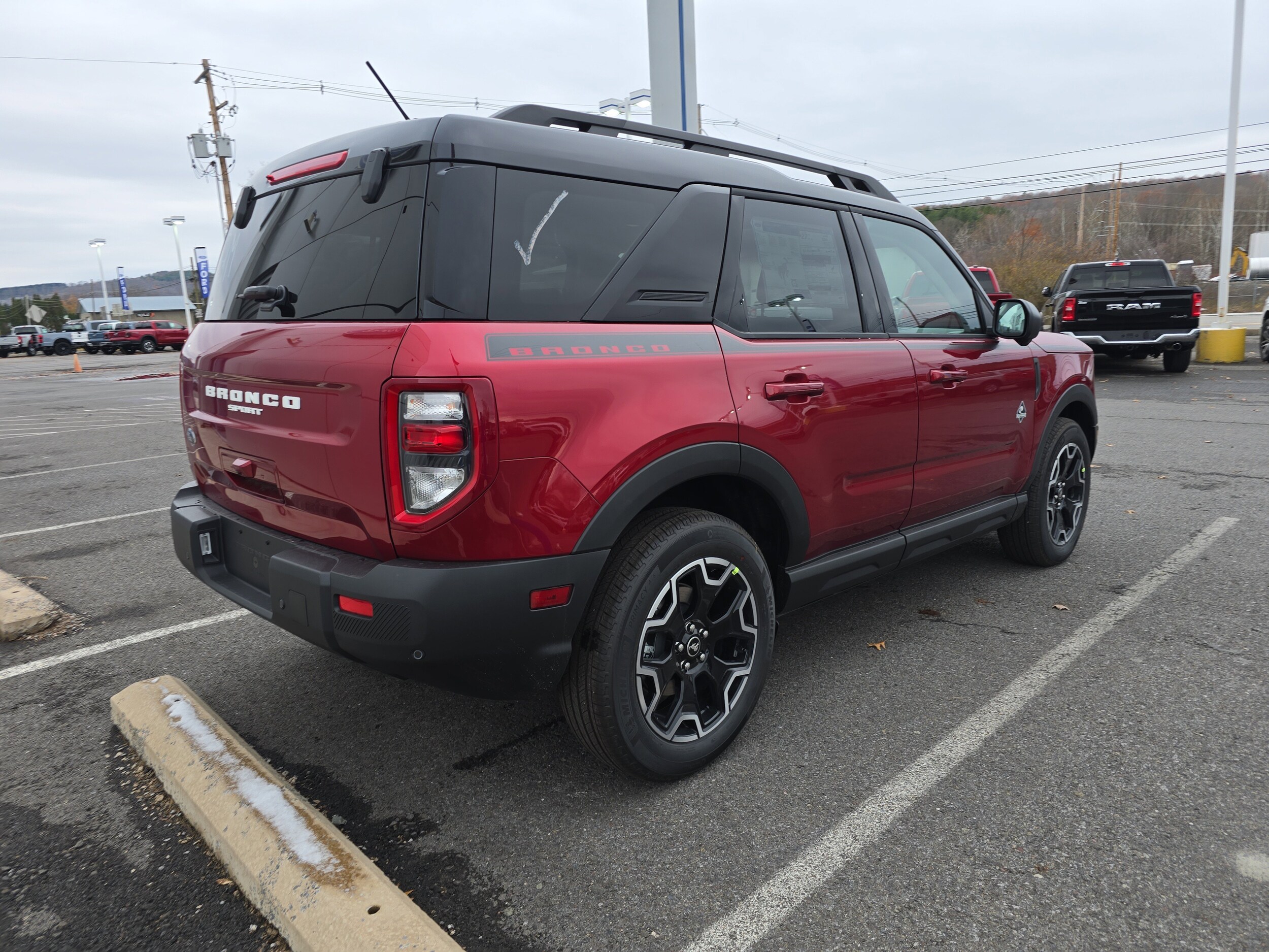 2025 Ford Bronco Sport Outer Banks photo 3