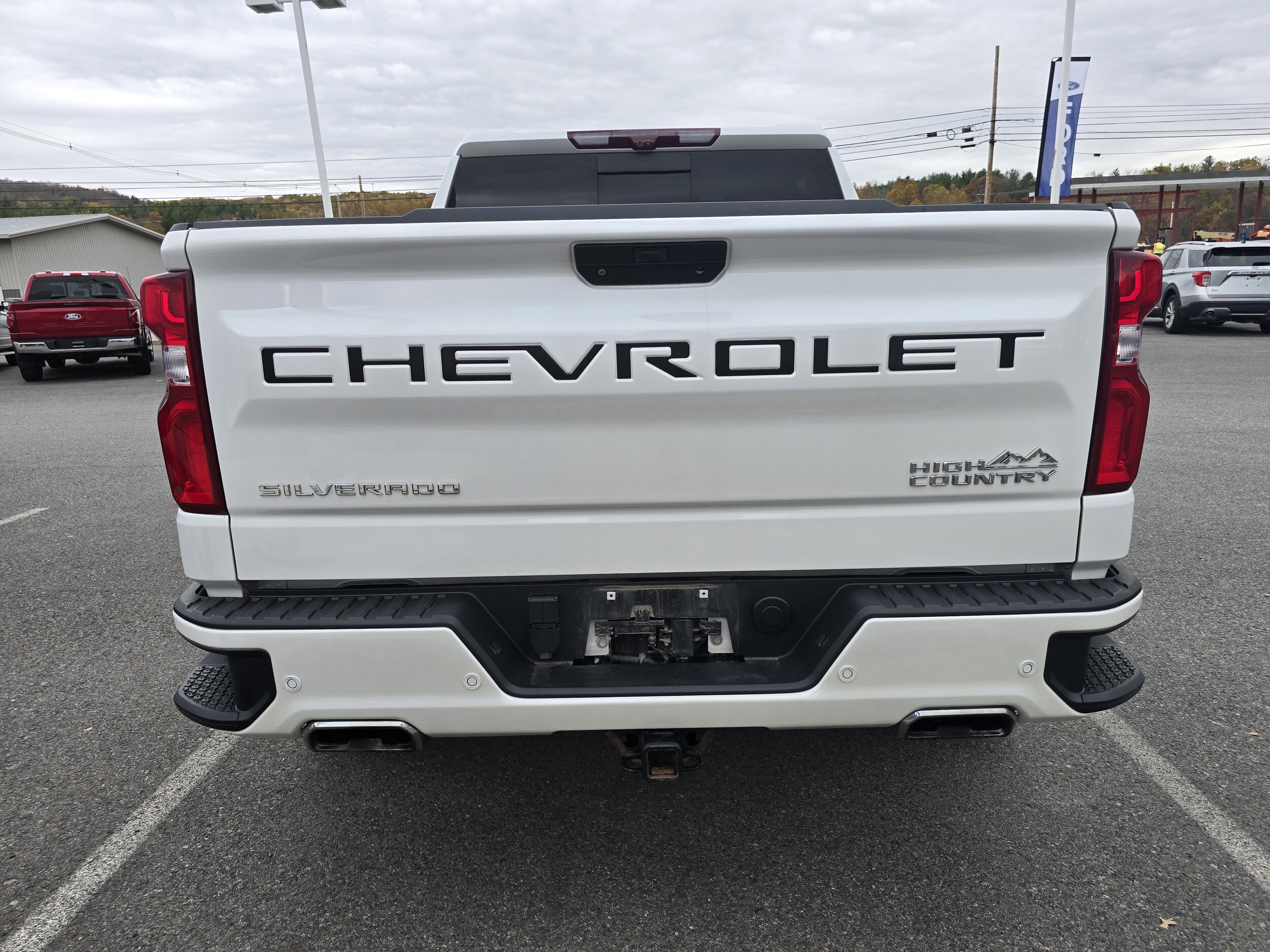 2021 Chevrolet Silverado 1500 High Country photo 3