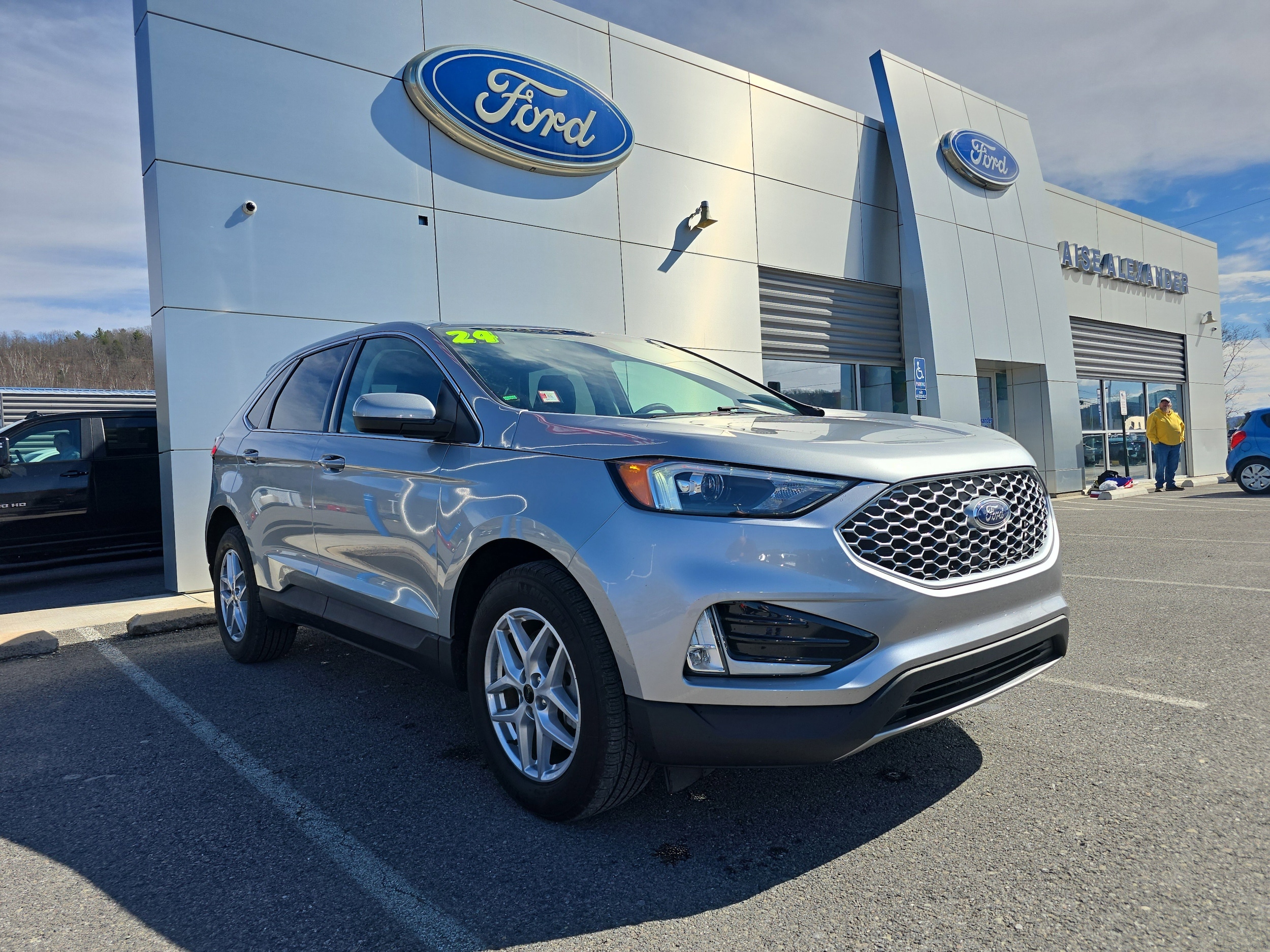 2024 Ford Edge SEL AWD's photo