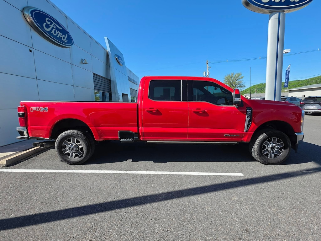 Used 2023 Ford Super Duty F-350 SRW LARIAT Truck Crew Cab