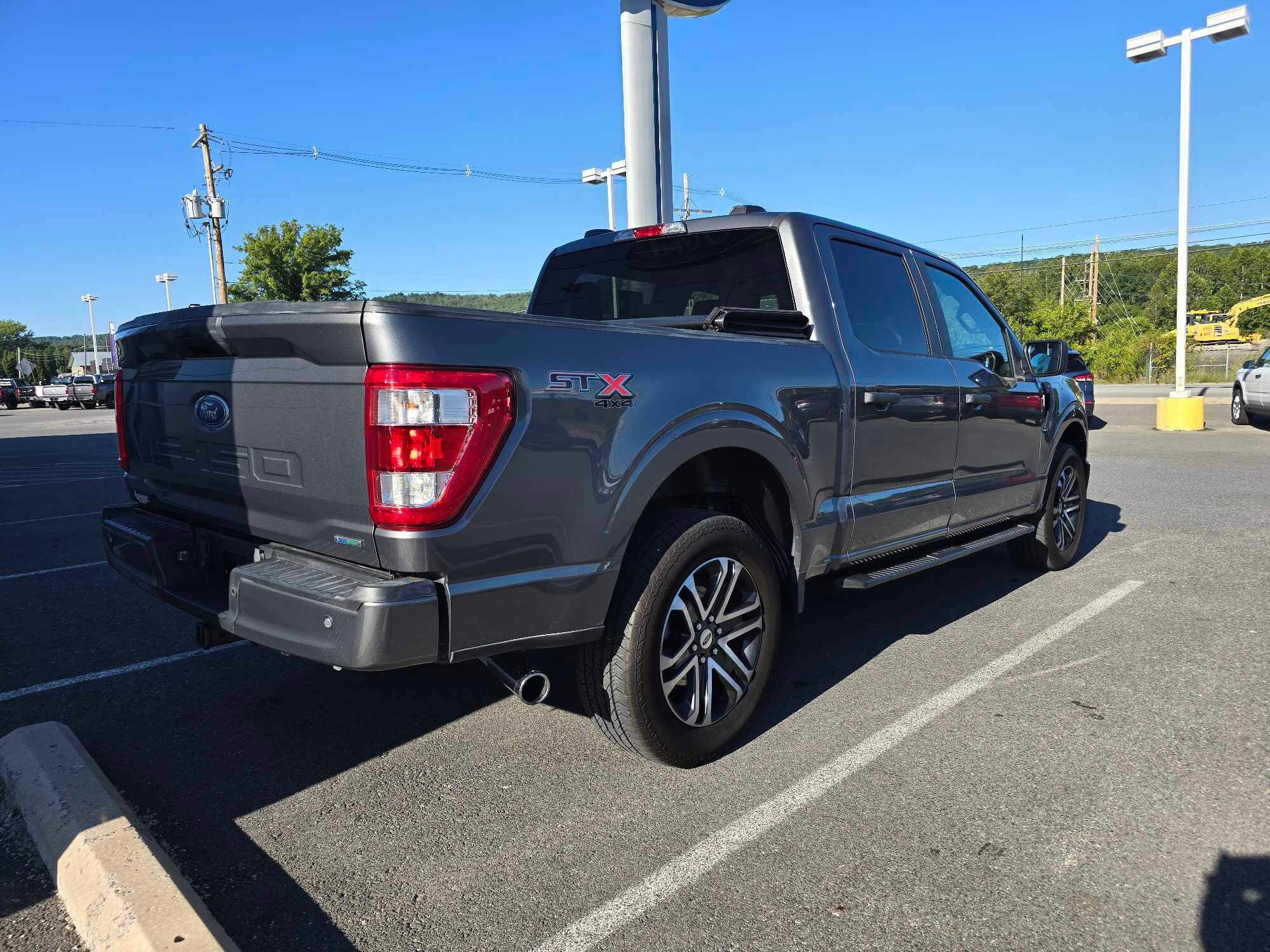 2023 Ford F-150 XL photo 2