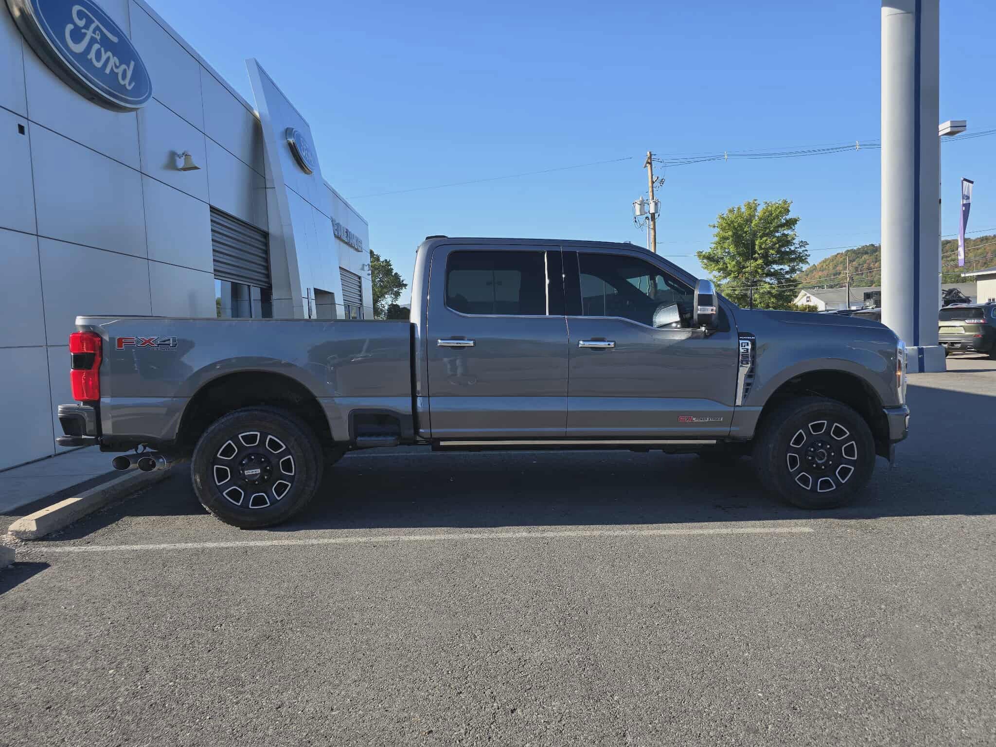 2024 Ford F-350 Platinum photo 2