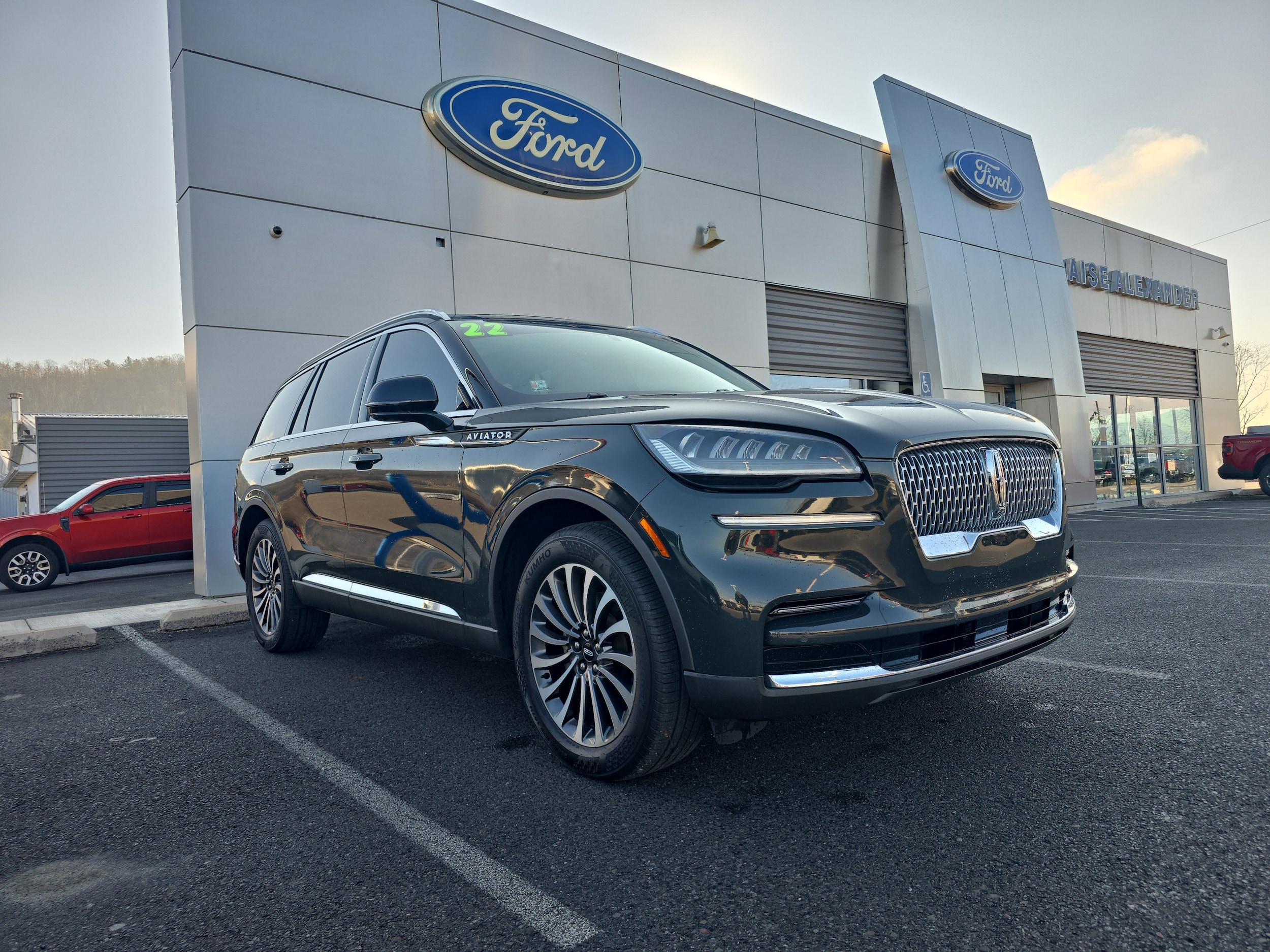 2022 Lincoln Aviator Reserve's photo