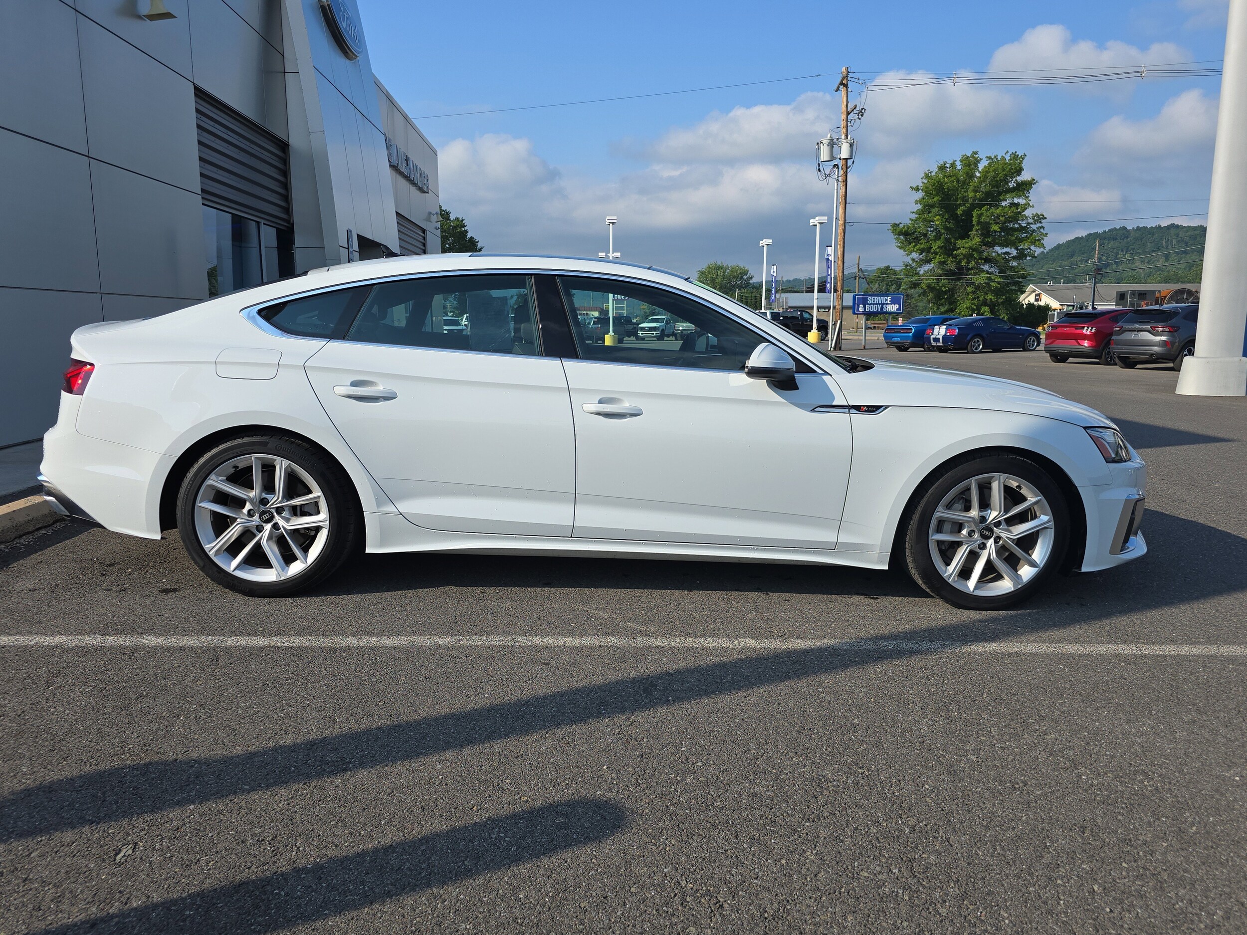 2024 Audi A5 S line Premium Plus 45 TFSI Quattro photo 2