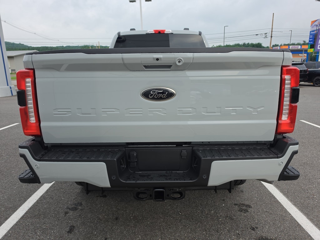 New 2026 Ford Super Duty F-350 XLT Truck Crew Cab