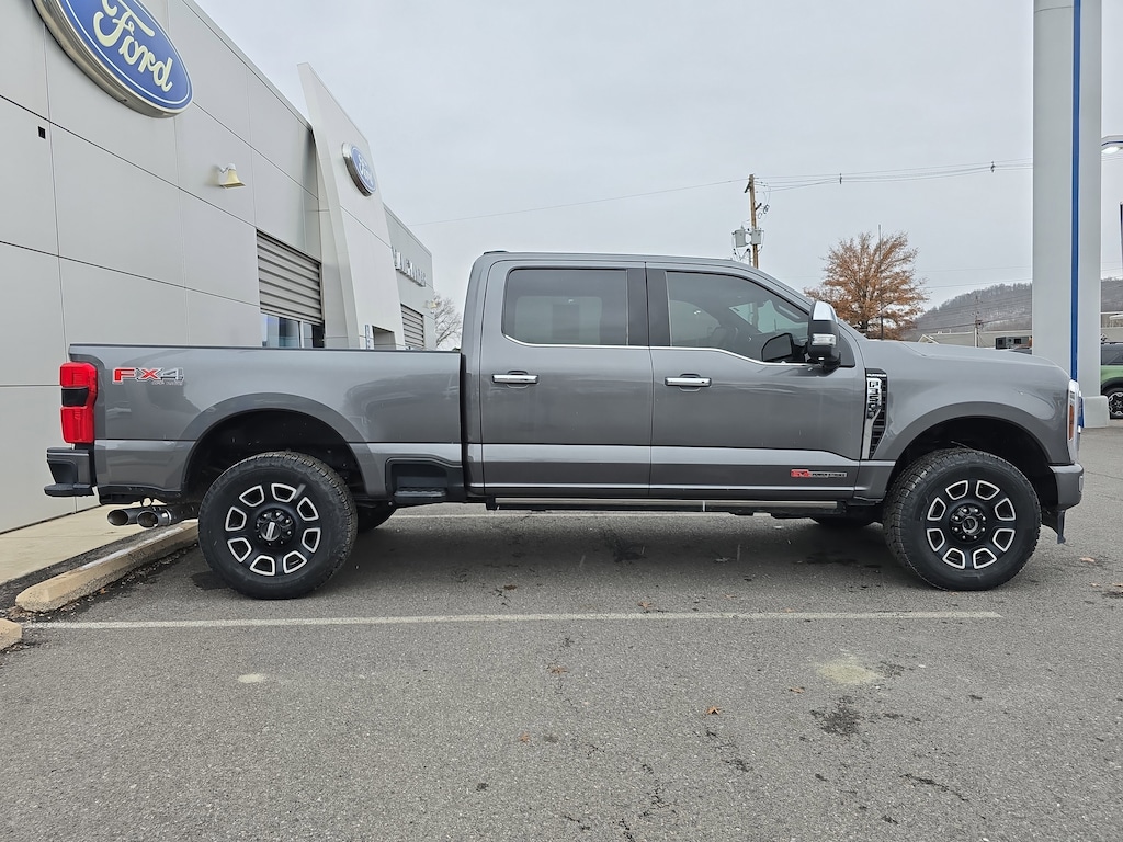 Used 2024 Ford Super Duty F-350 SRW Platinum Truck Crew Cab