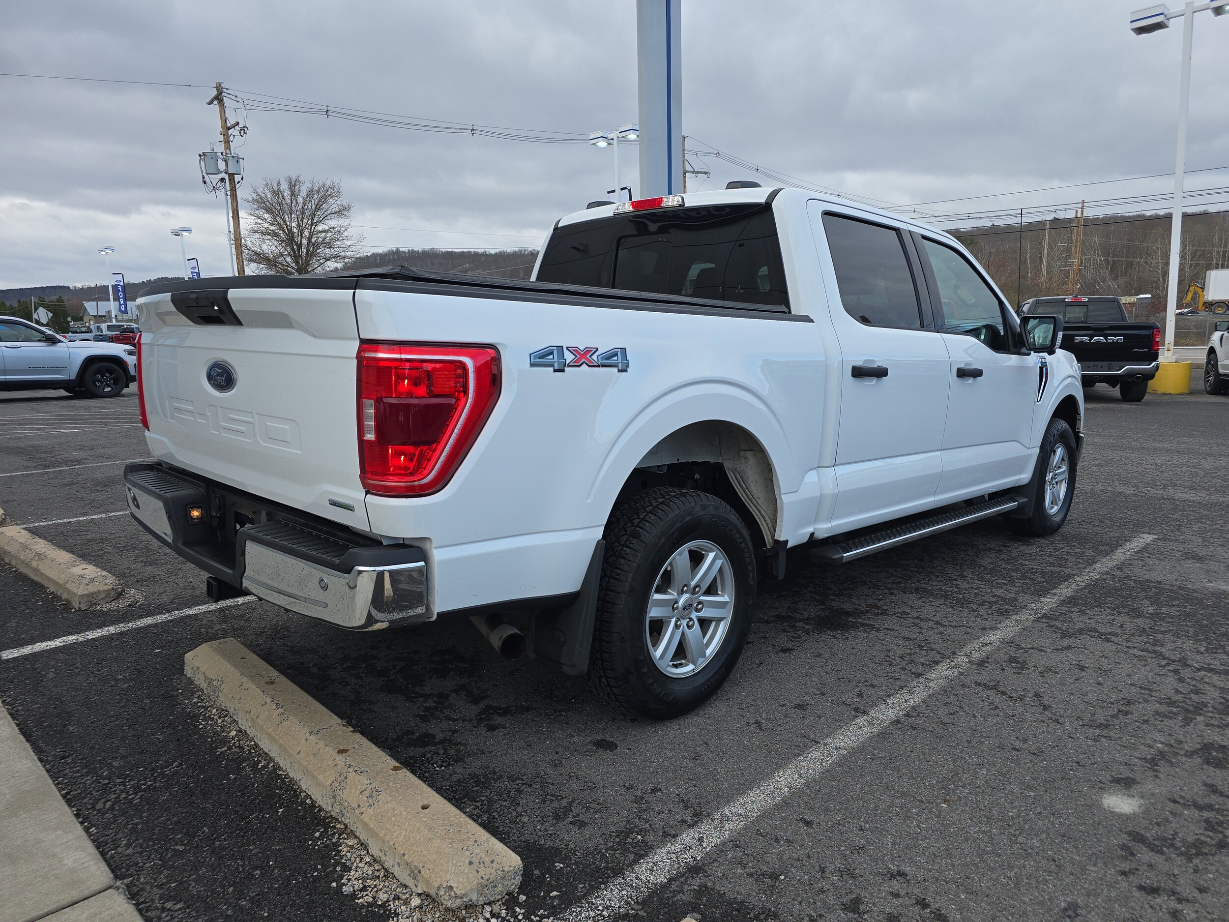 2023 Ford F-150 XLT photo 3
