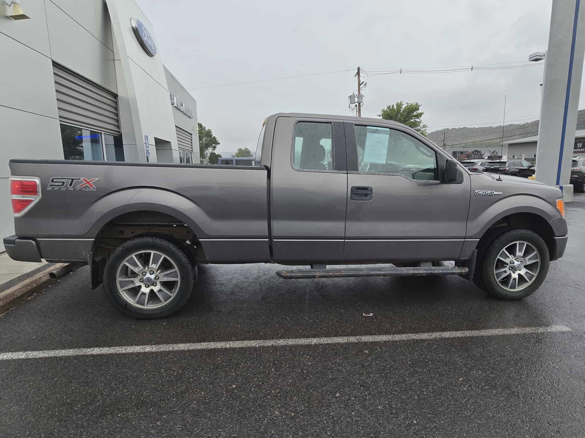 2014 Ford F-150 STX photo 2
