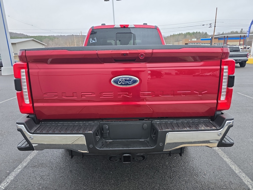 New 2026 Ford Super Duty F-350 LARIAT Truck Crew Cab