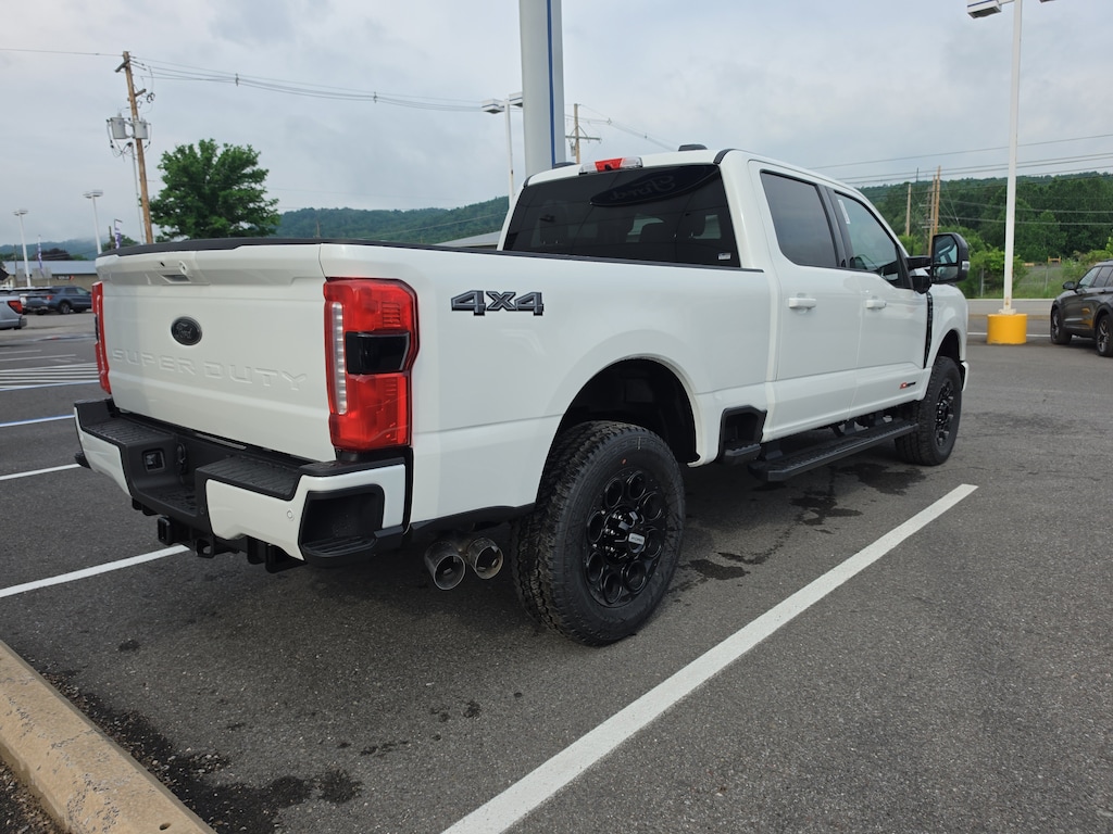 New 2026 Ford Super Duty F-250 LARIAT Truck Crew Cab