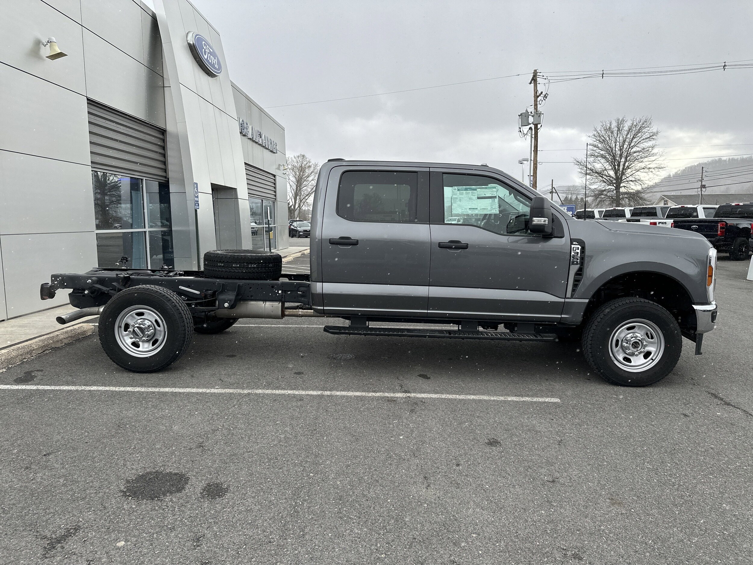2024 Ford F-350 XL photo 2