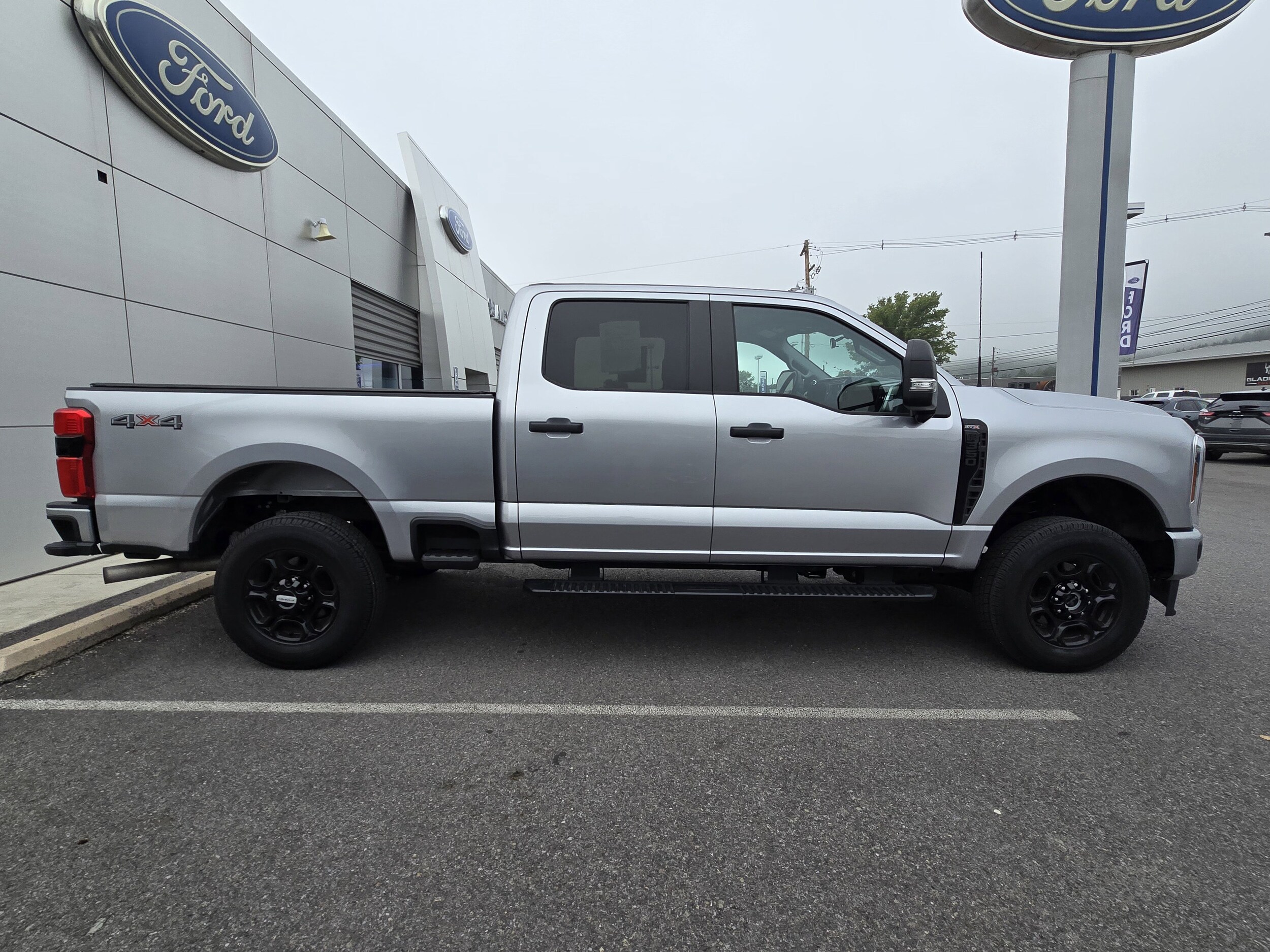 2024 Ford F-350 XL photo 2