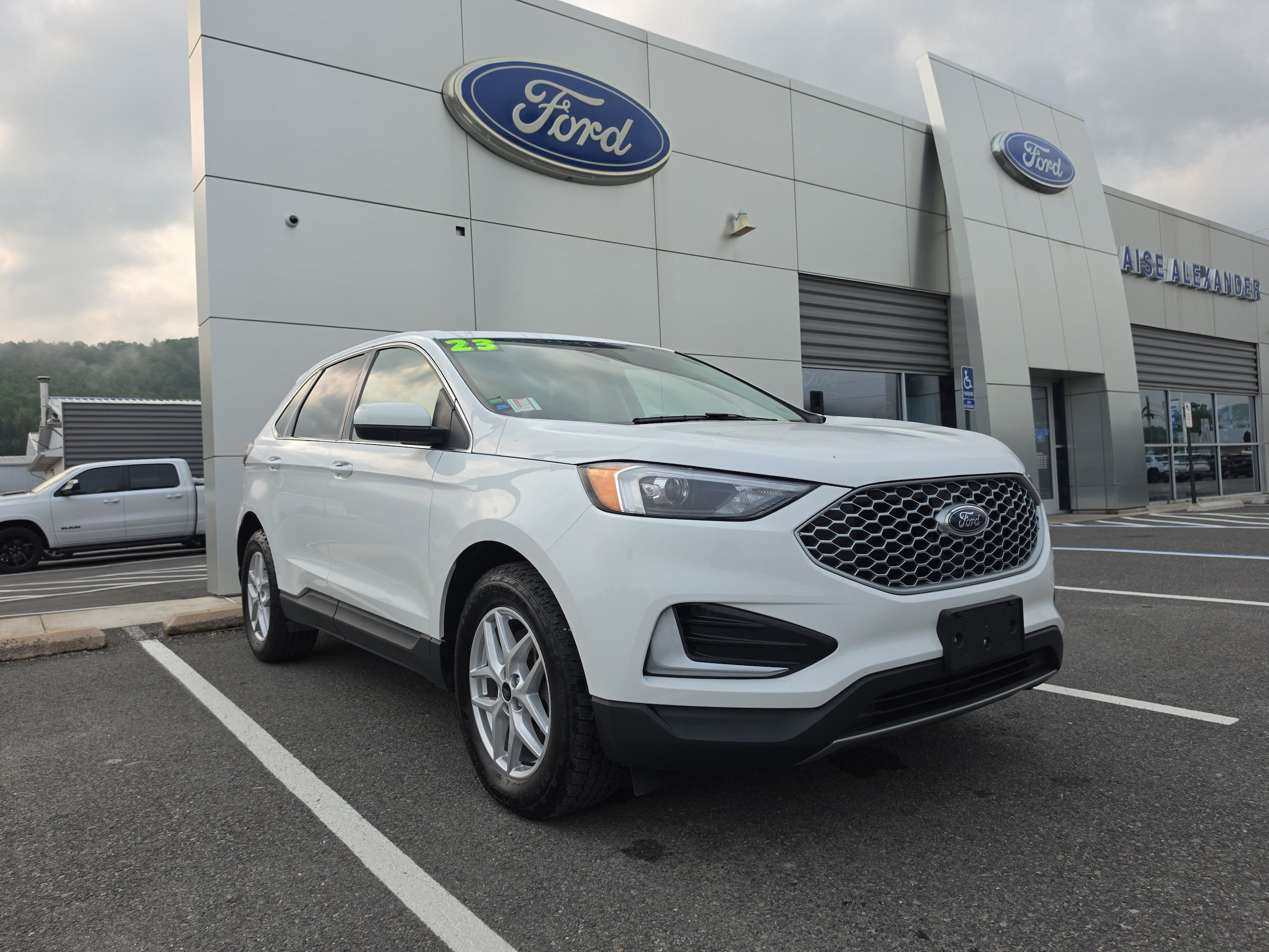 2023 Ford Edge