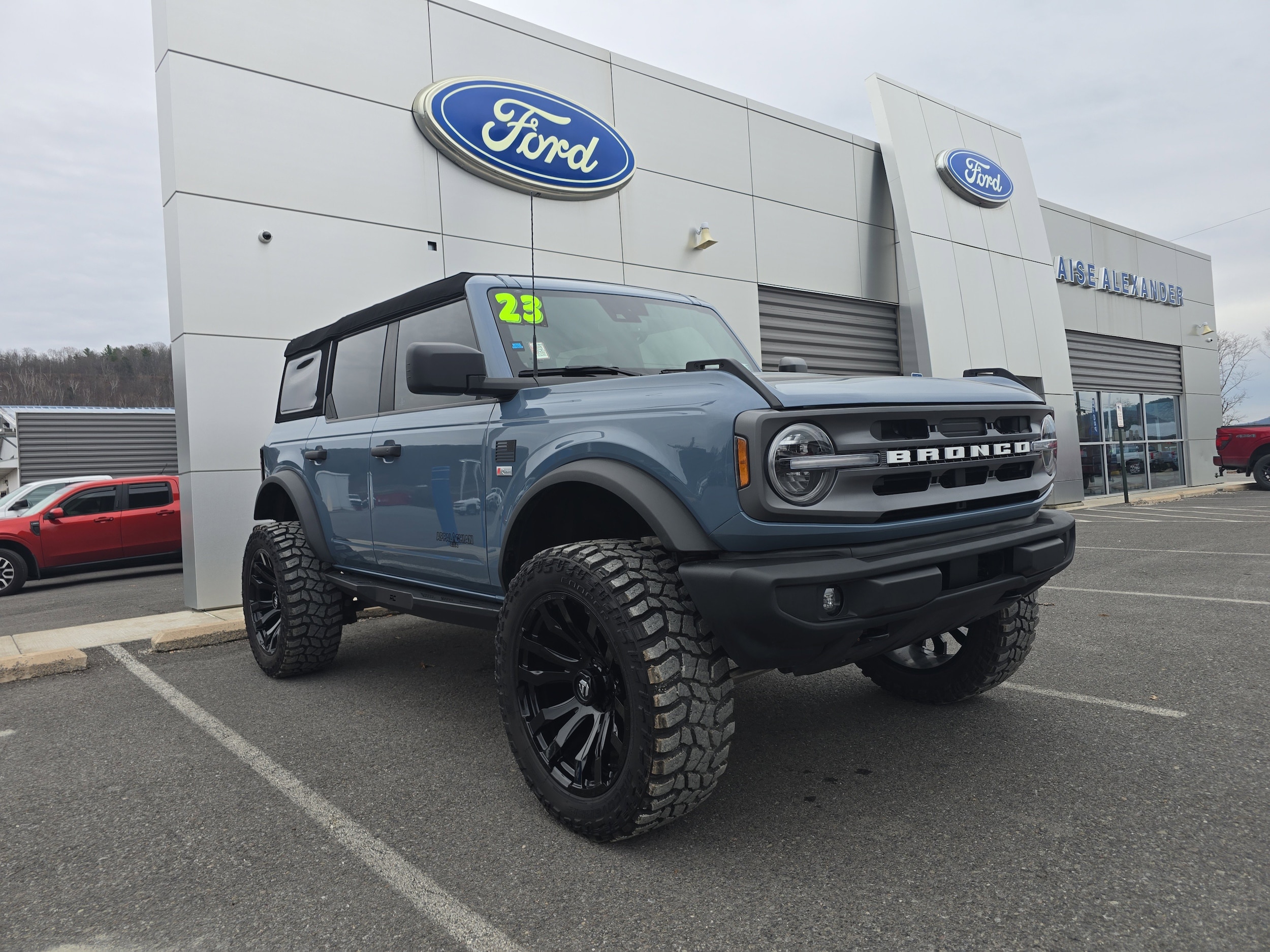 2023 Ford Bronco 4-Door Big Bend's photo