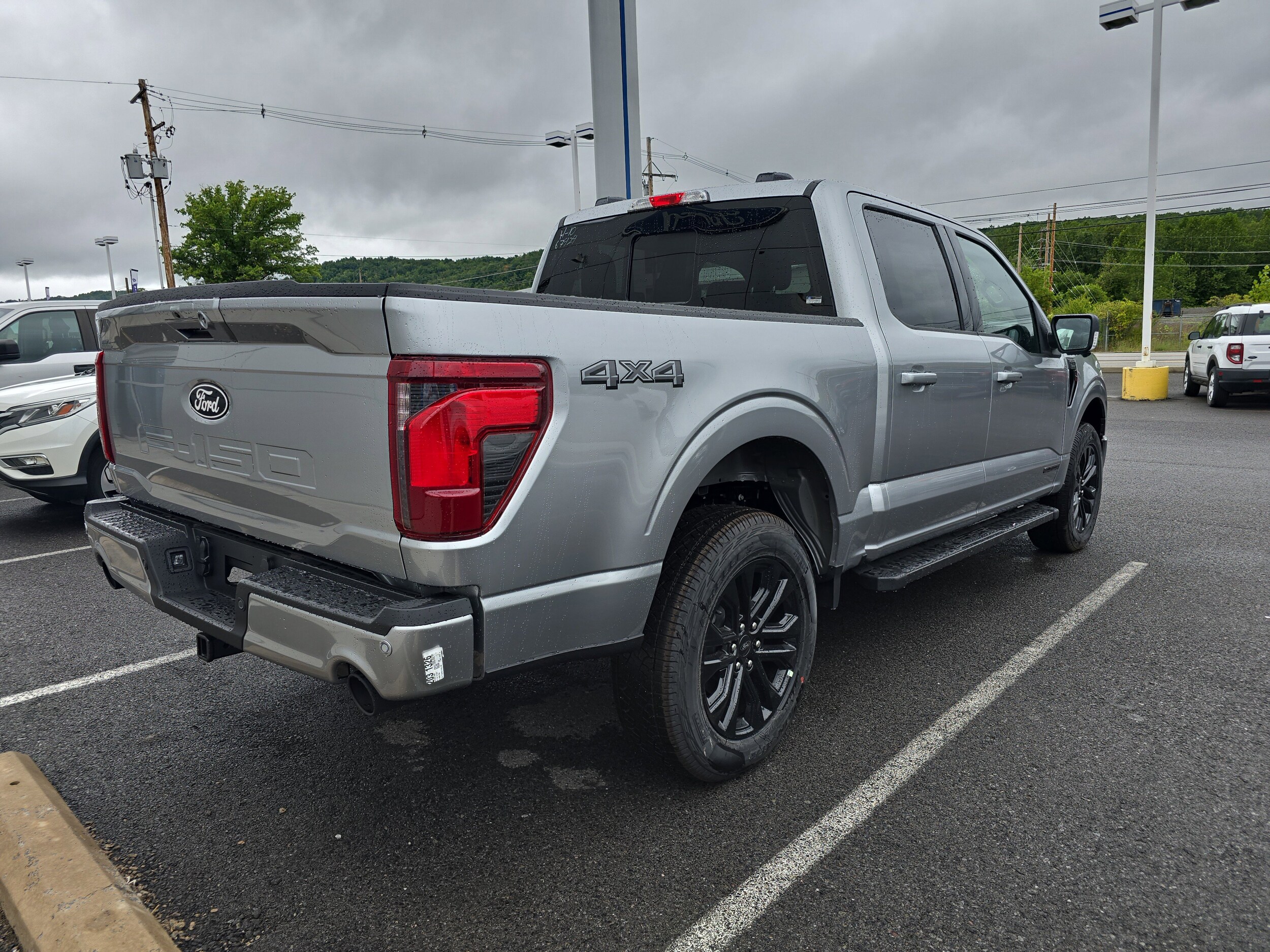2025 Ford F-150 XLT photo 3