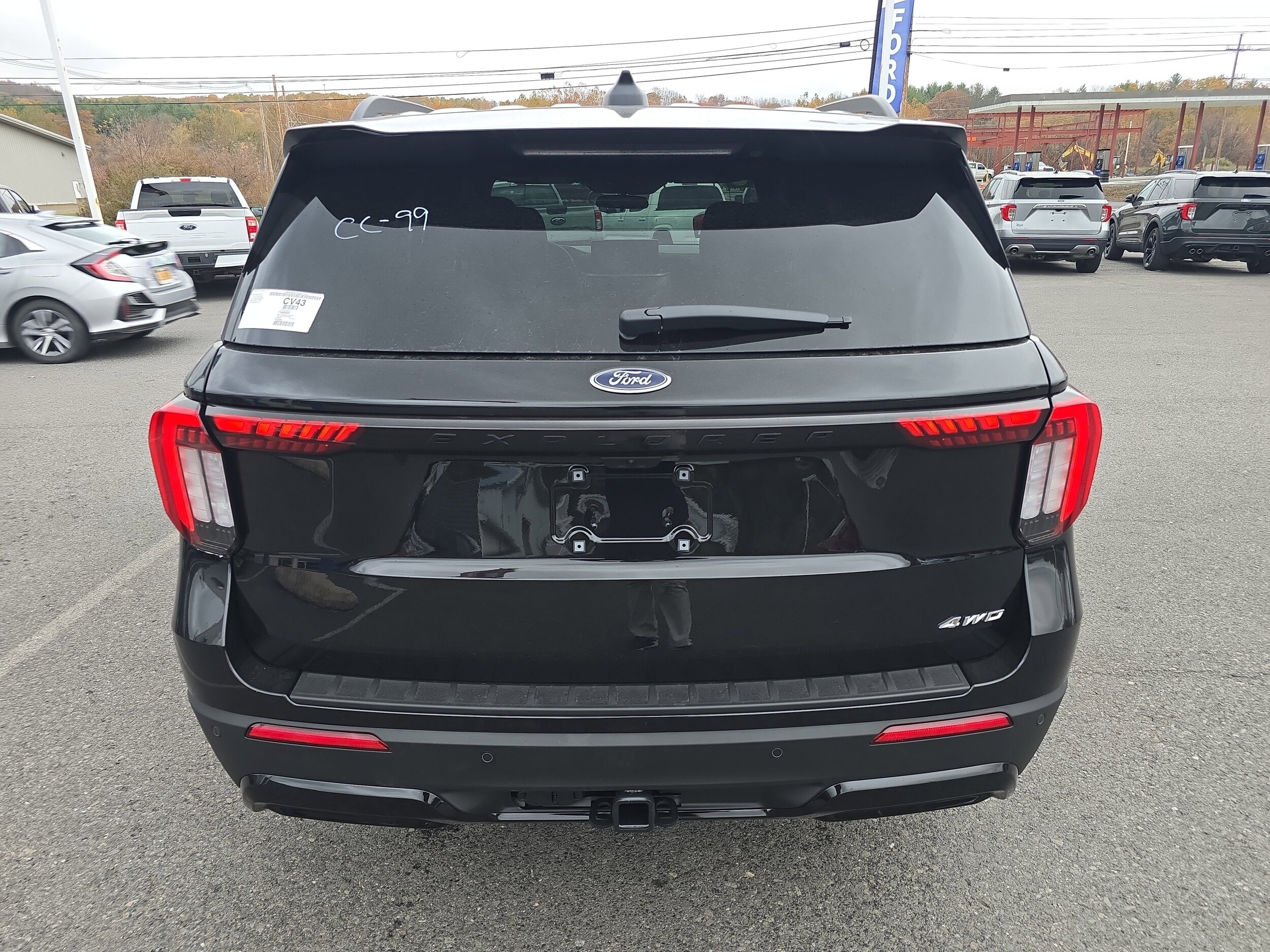 2026 Ford Explorer ST-Line photo 4