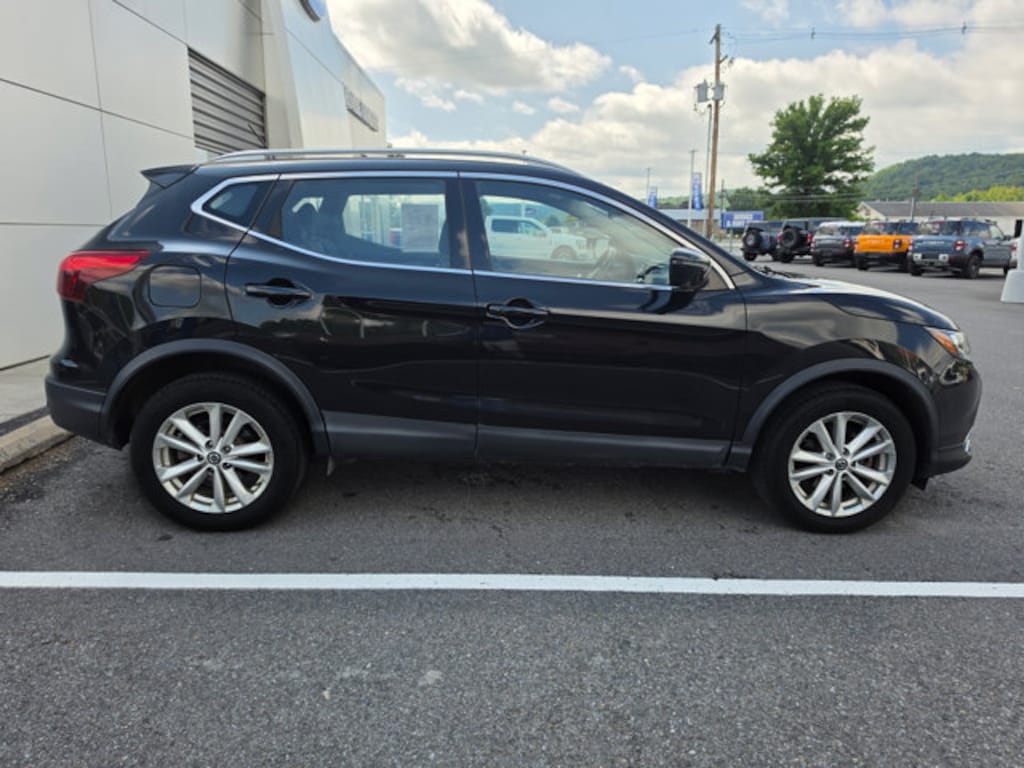 Used 2019 Nissan Rogue Sport SV SUV
