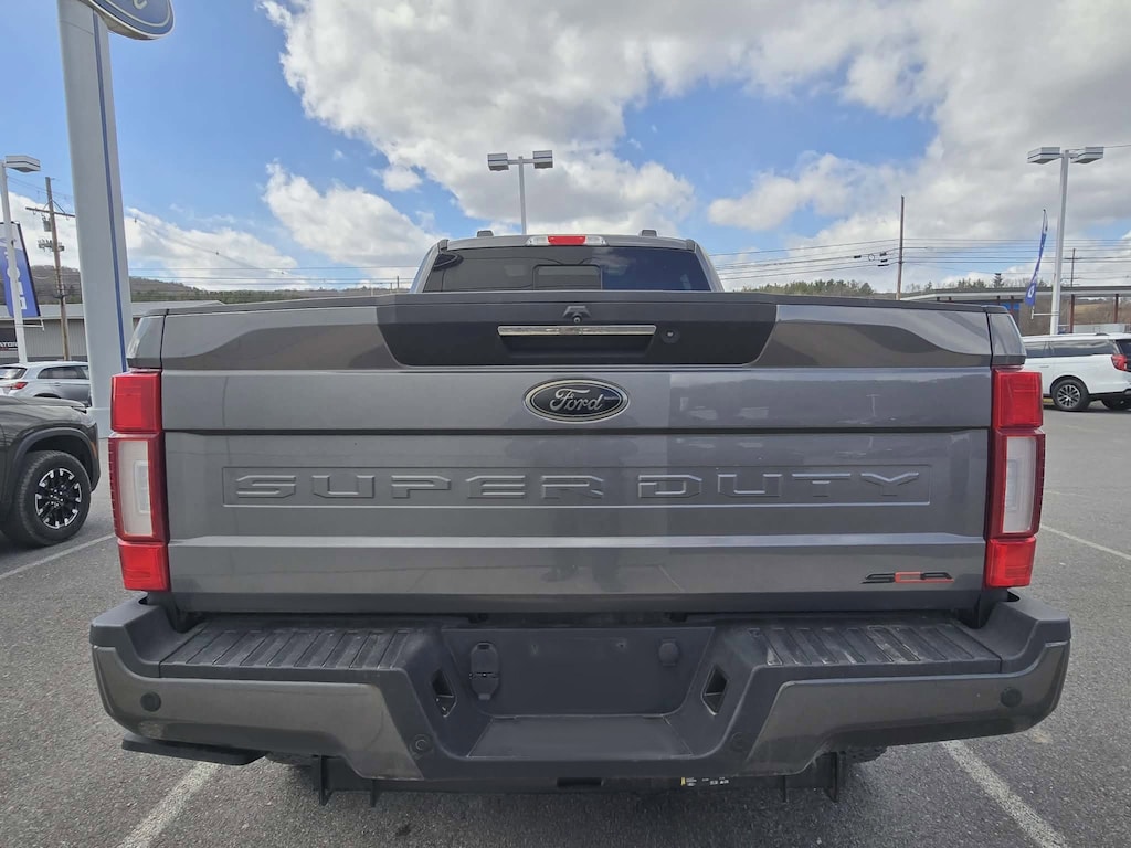 Used 2021 Ford Super Duty F-350 SRW LARIAT Truck Crew Cab