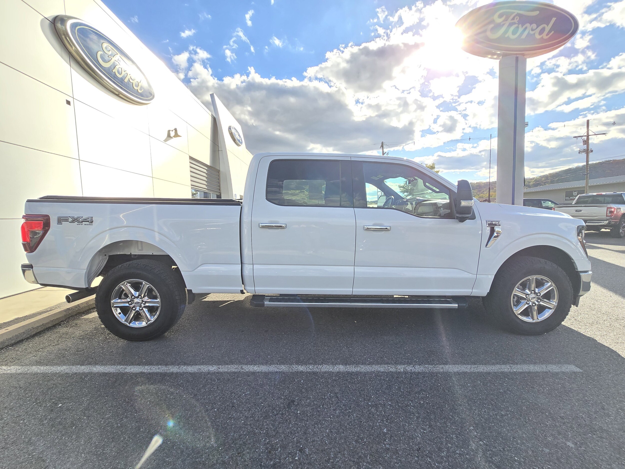 2024 Ford F-150 XLT photo 2