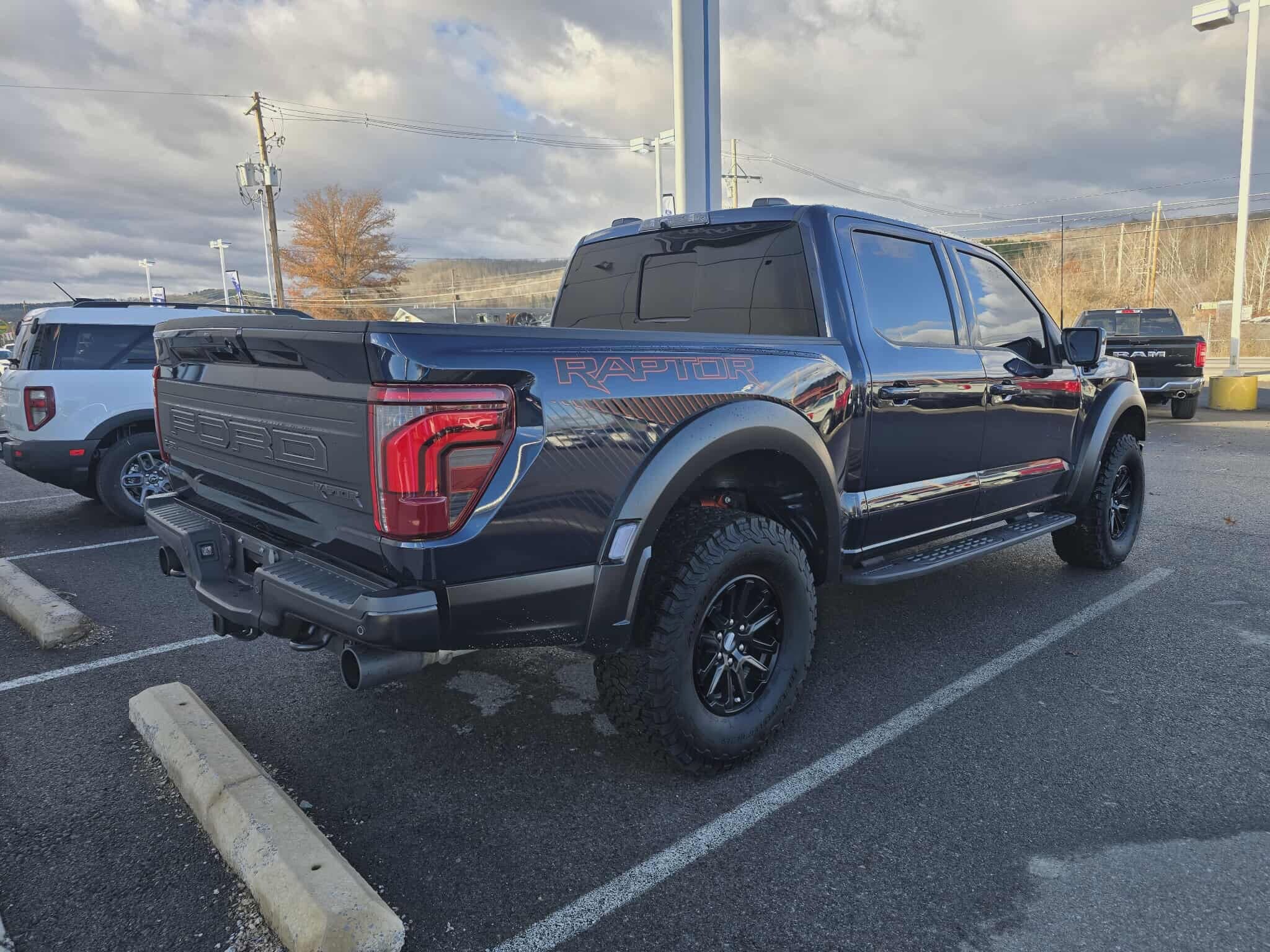 2024 Ford F-150 Raptor photo 3