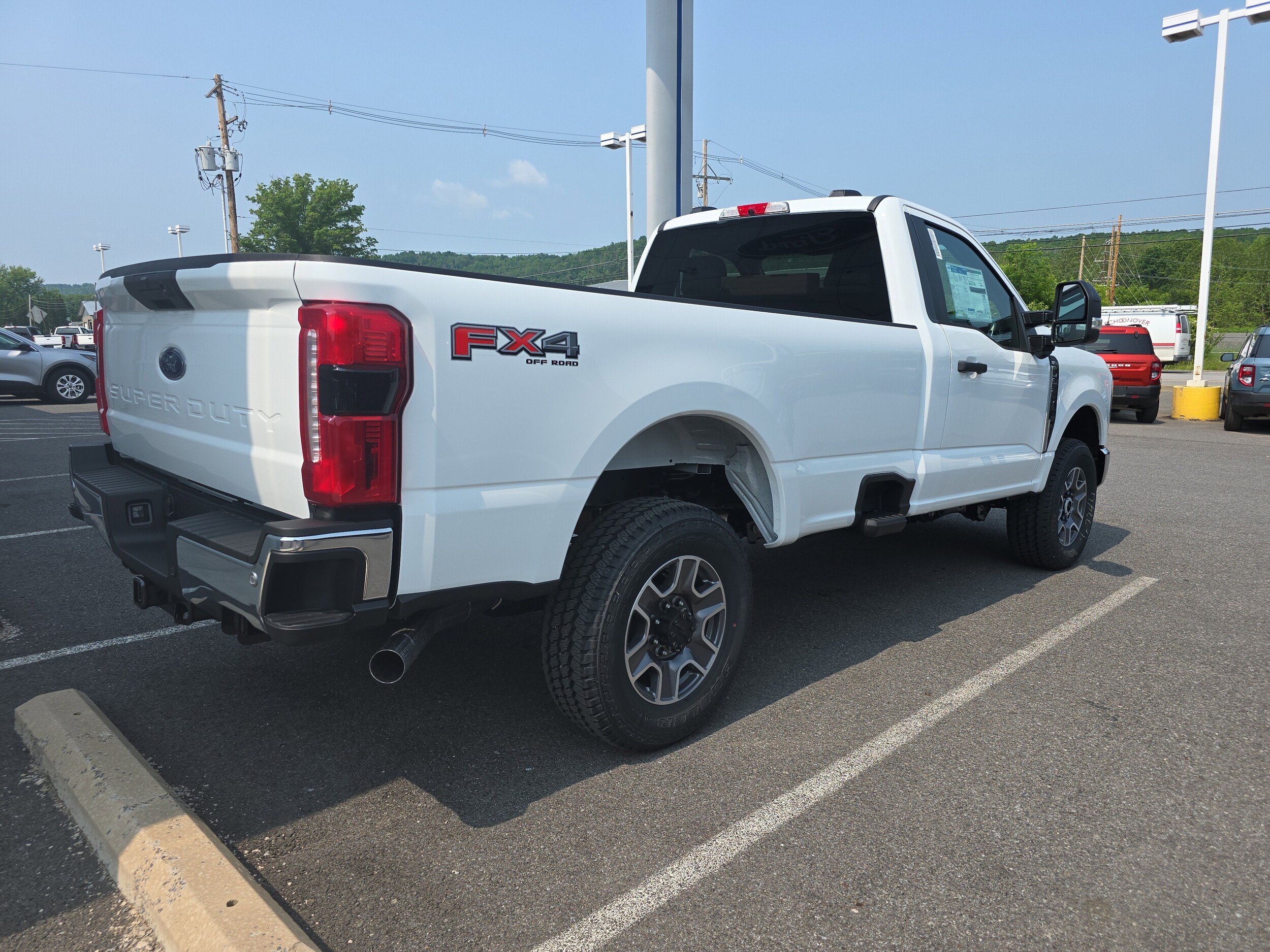 2025 Ford F-350 XLT photo 3