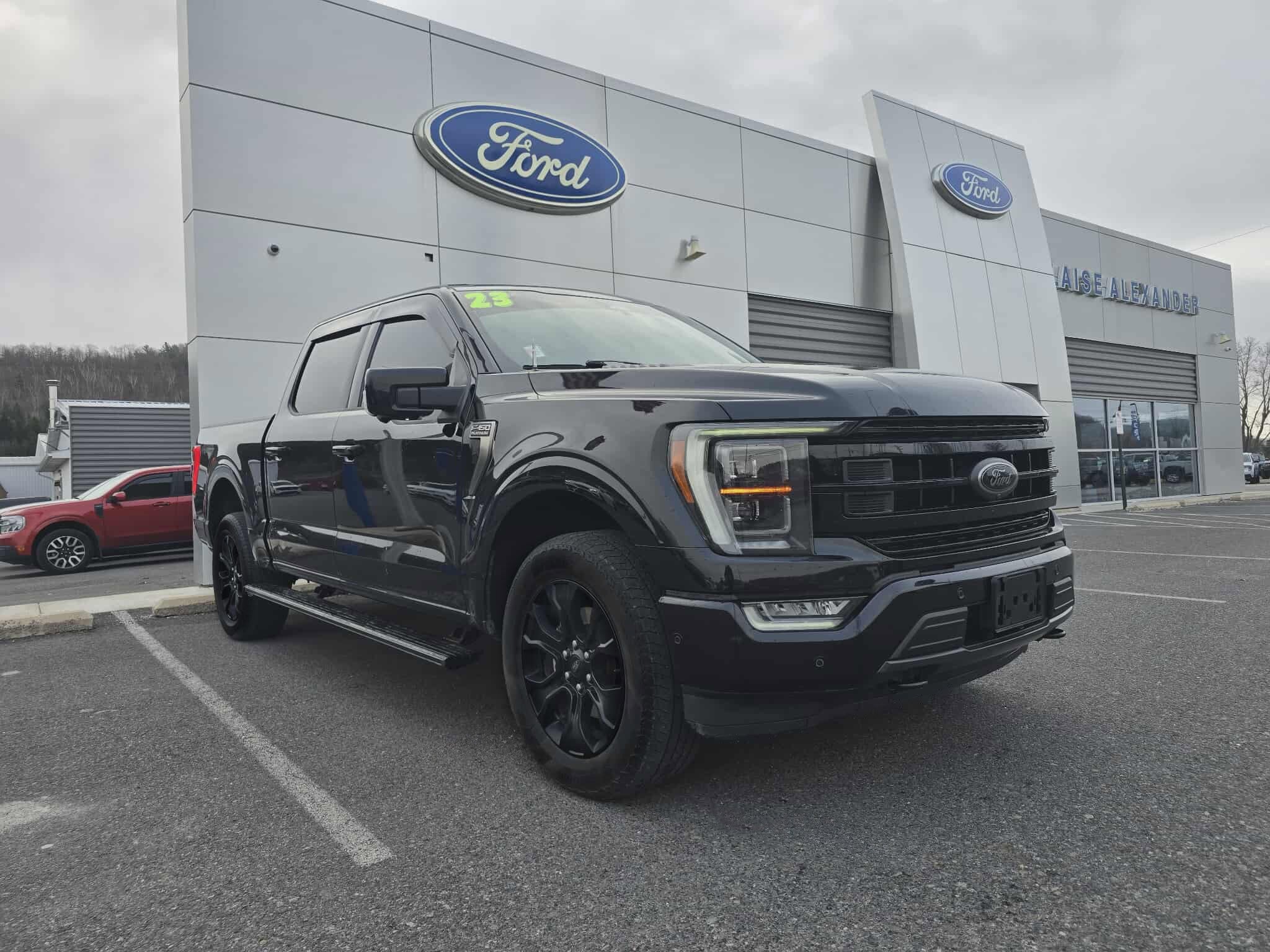 2023 Ford F-150 Platinum's photo