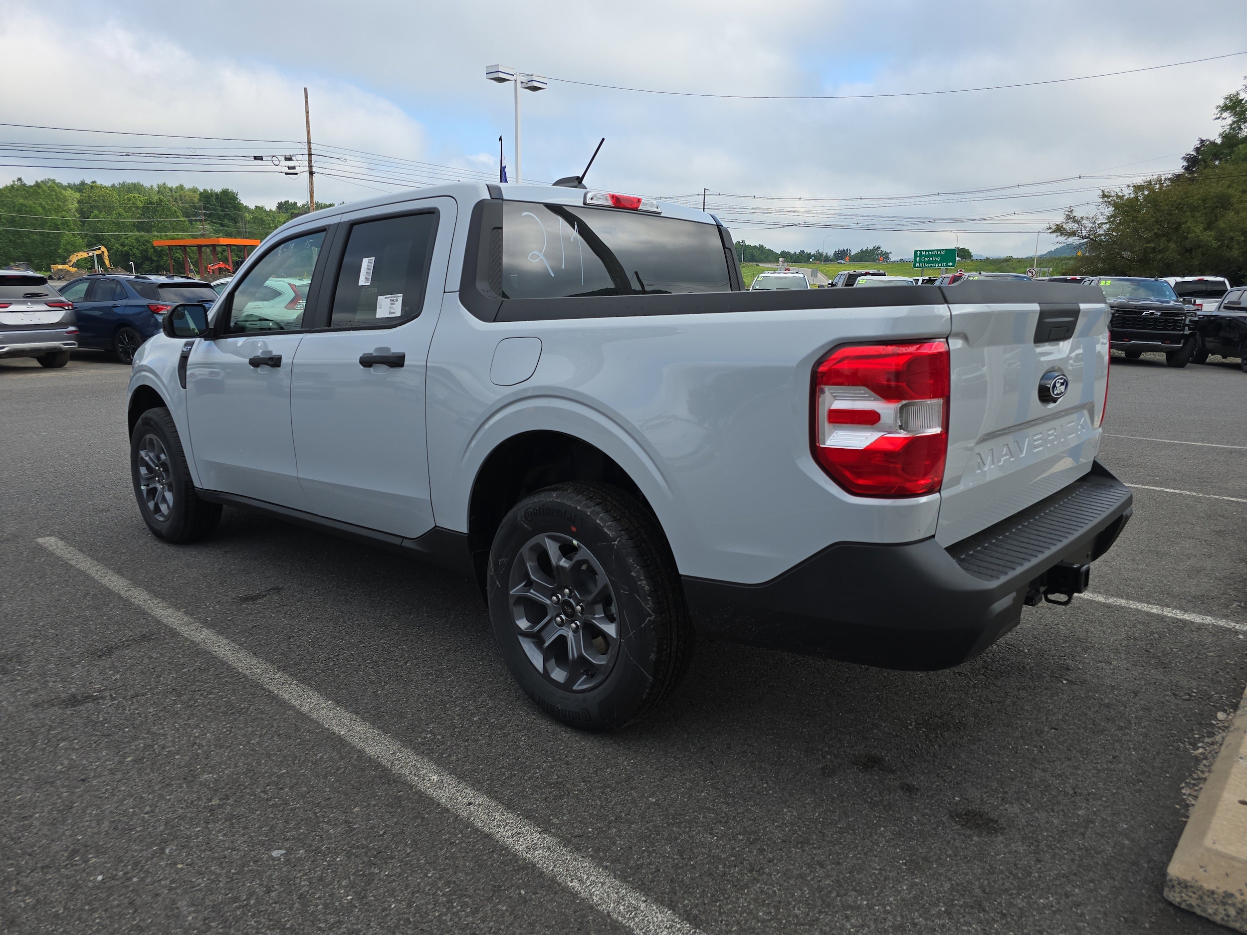 2025 Ford Maverick XLT - Photo 6