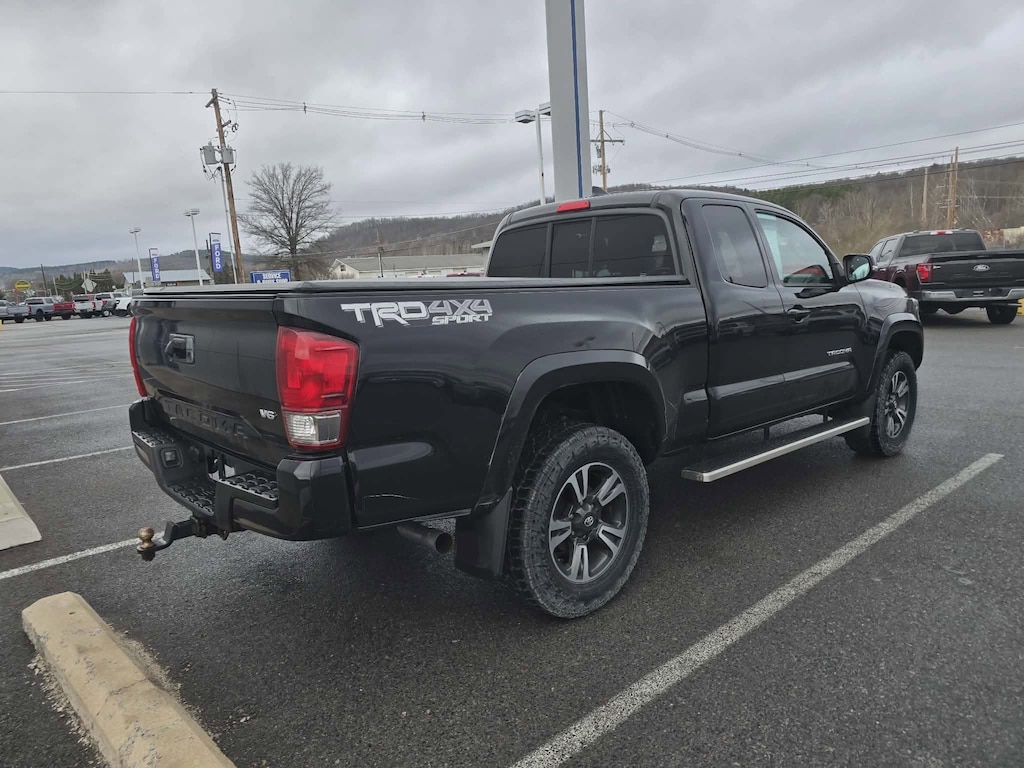 Used 2017 Toyota Tacoma TRD Sport Truck Access Cab