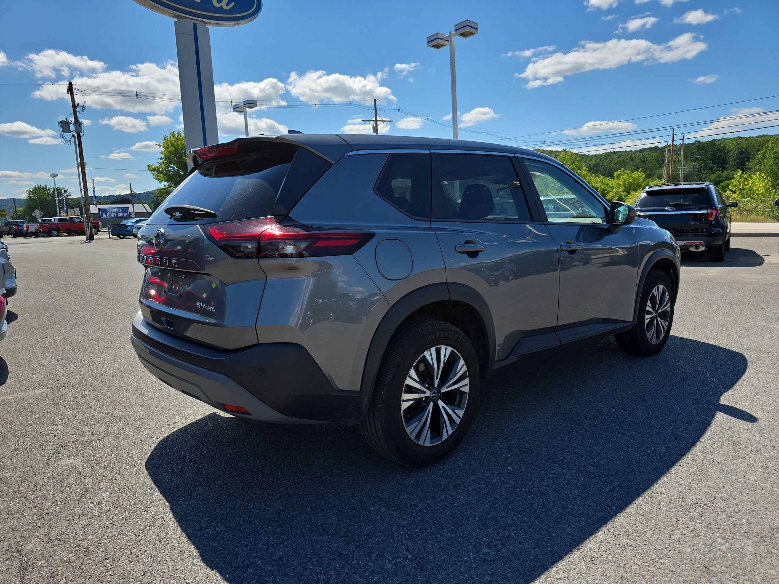 2023 Nissan Rogue AWD SV photo 3