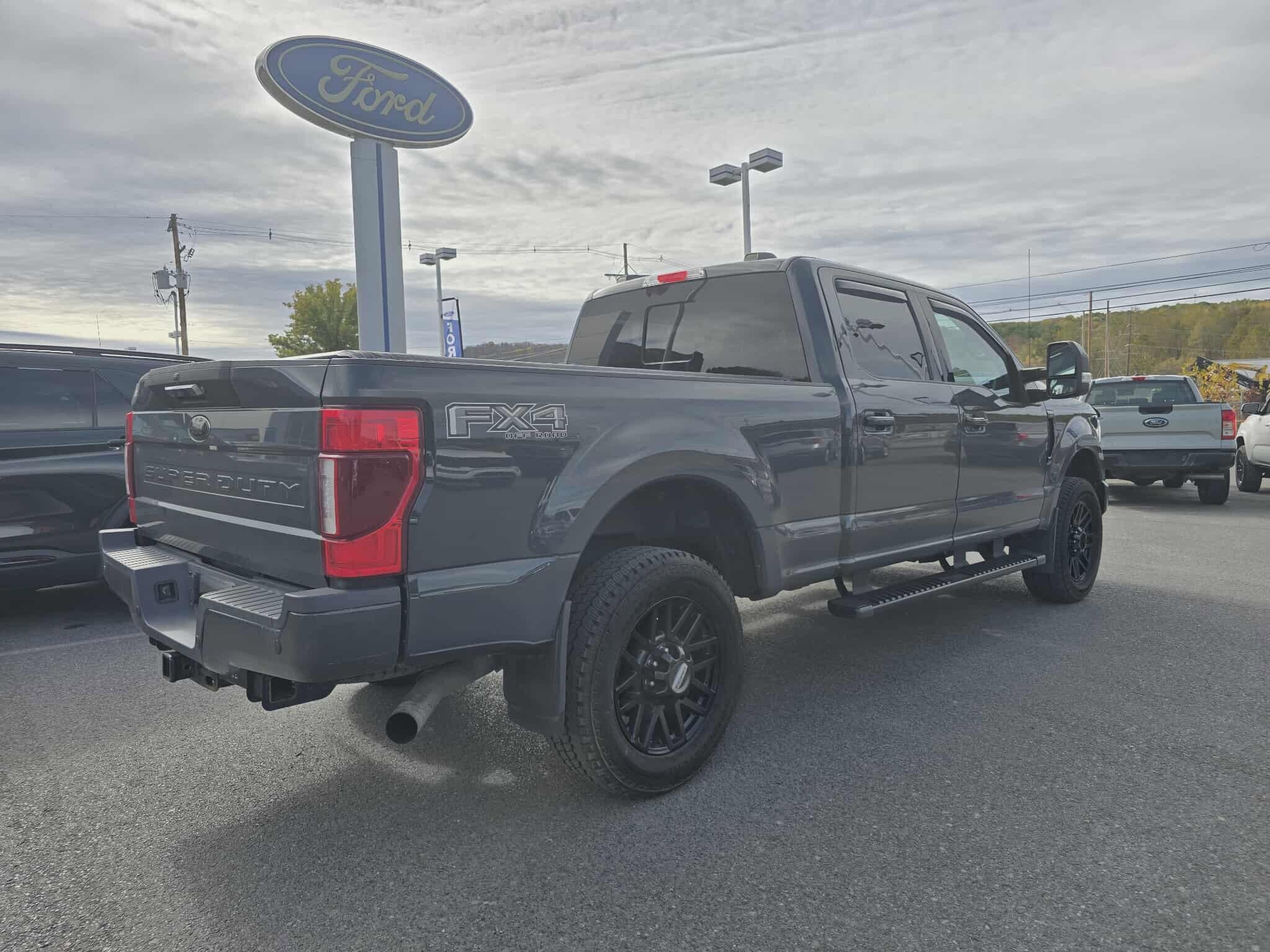 2021 Ford F-250 Lariat photo 3