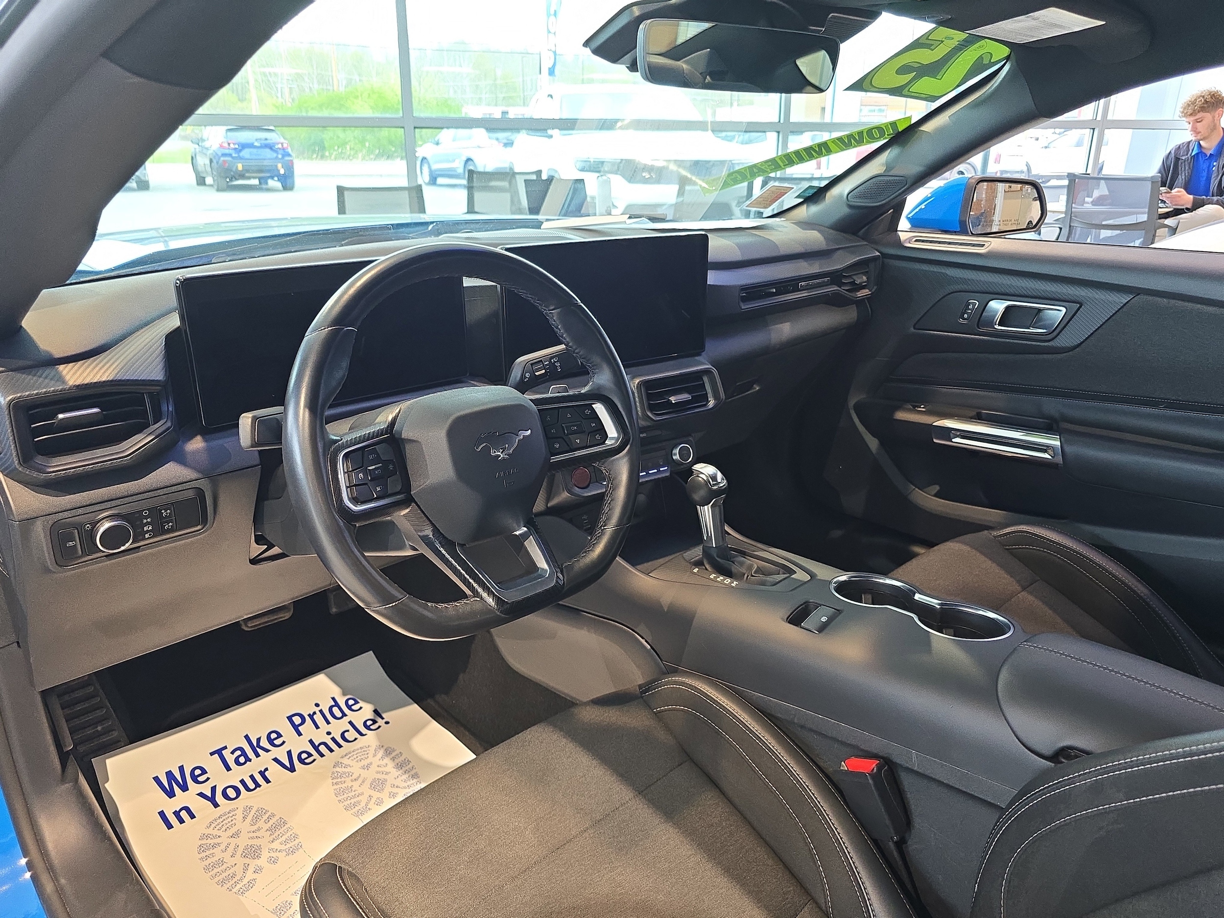 2025 Ford Mustang GT - Photo 14