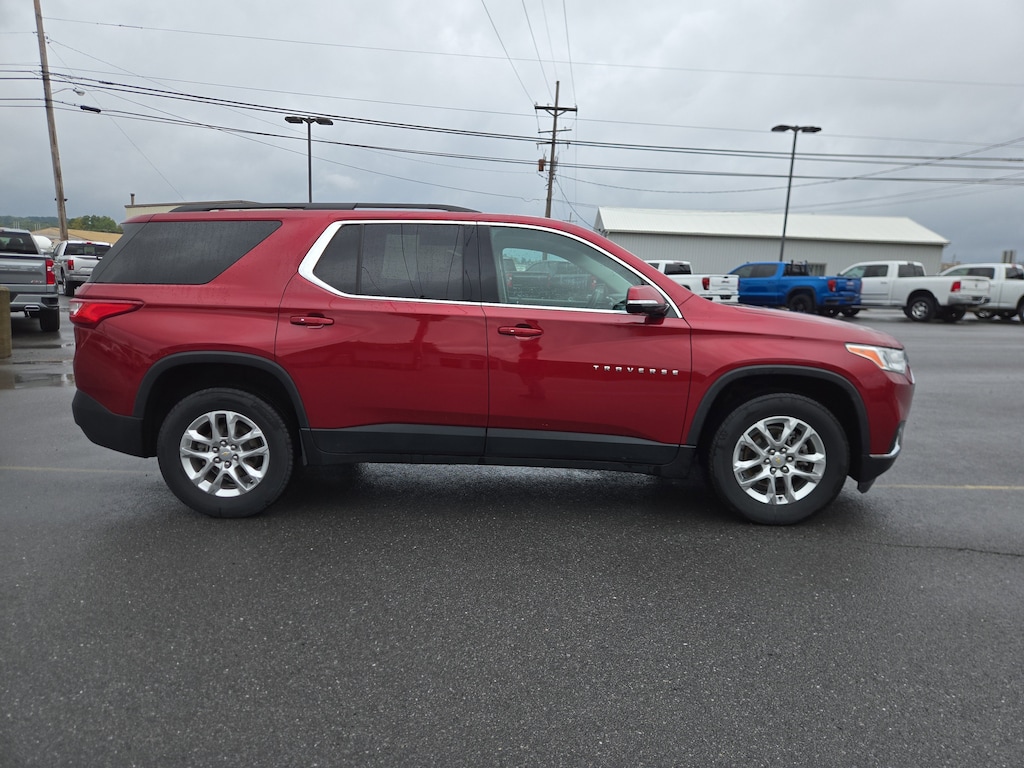 Used 2021 Chevrolet Traverse LT Cloth SUV