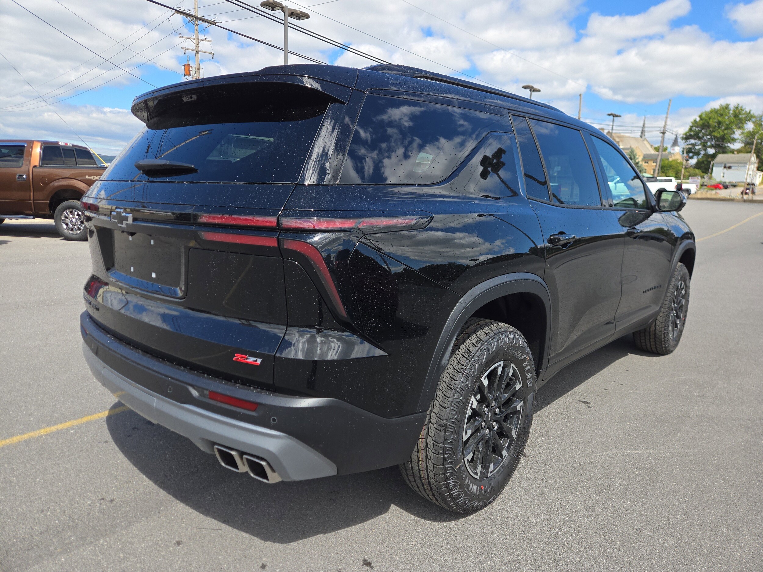 2026 Chevrolet Traverse Z71 photo 3
