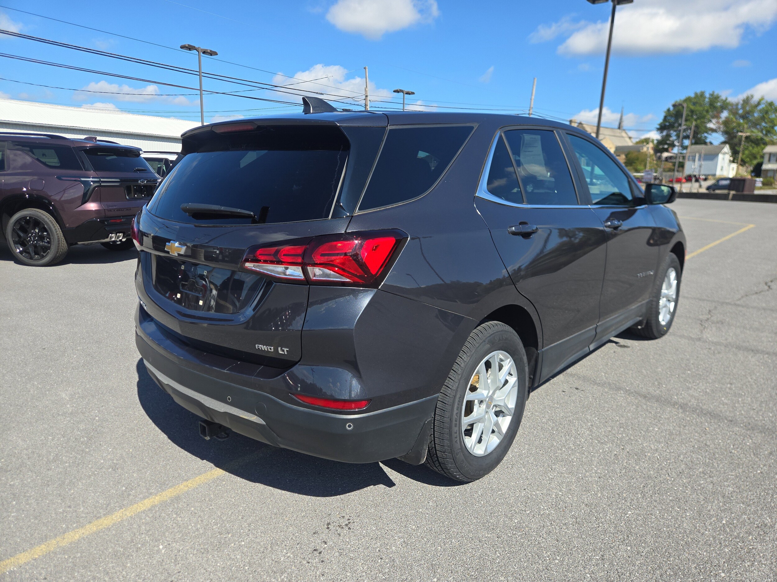 2022 Chevrolet Equinox LT photo 2