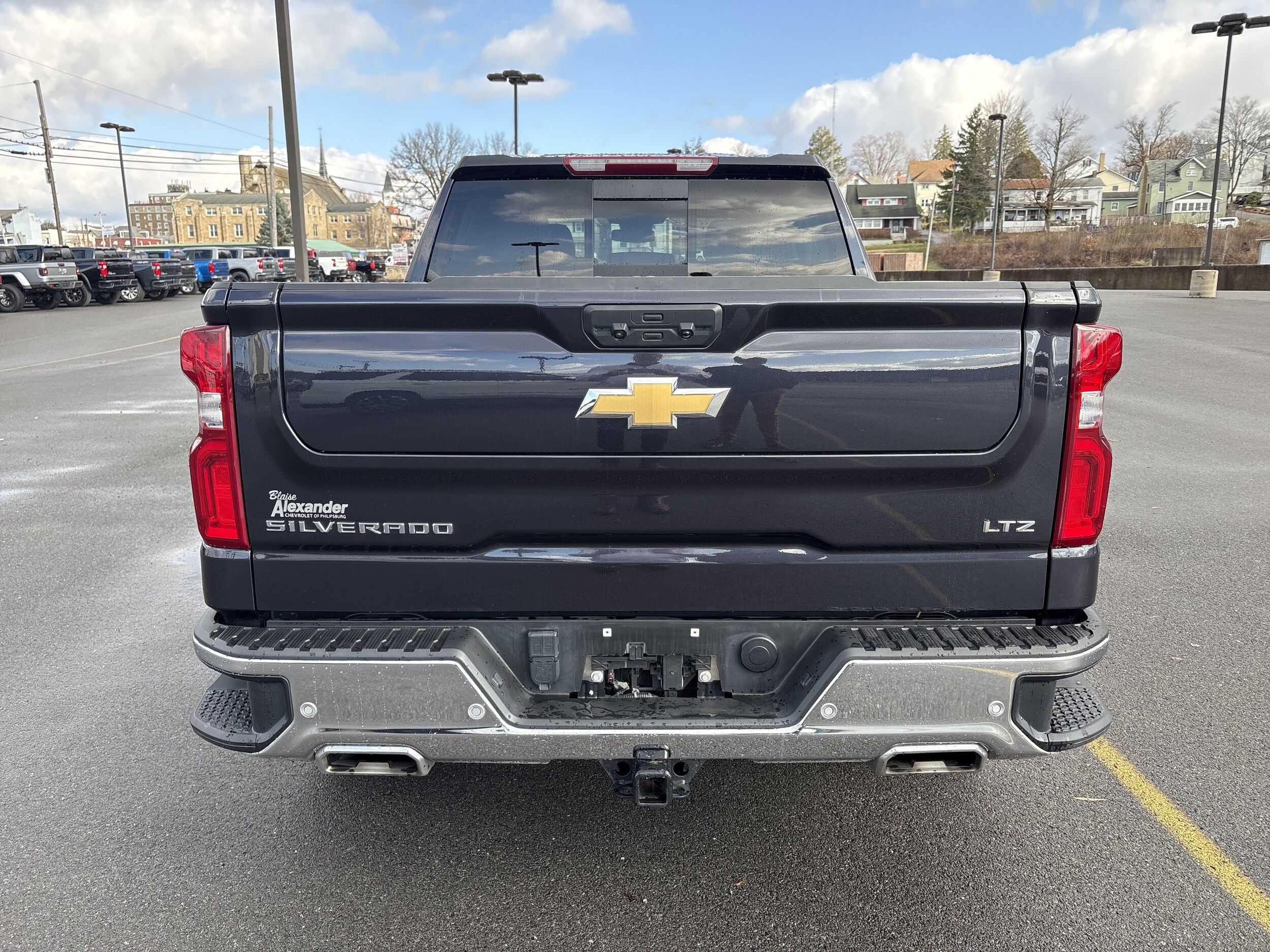2024 Chevrolet Silverado 1500 LTZ photo 4