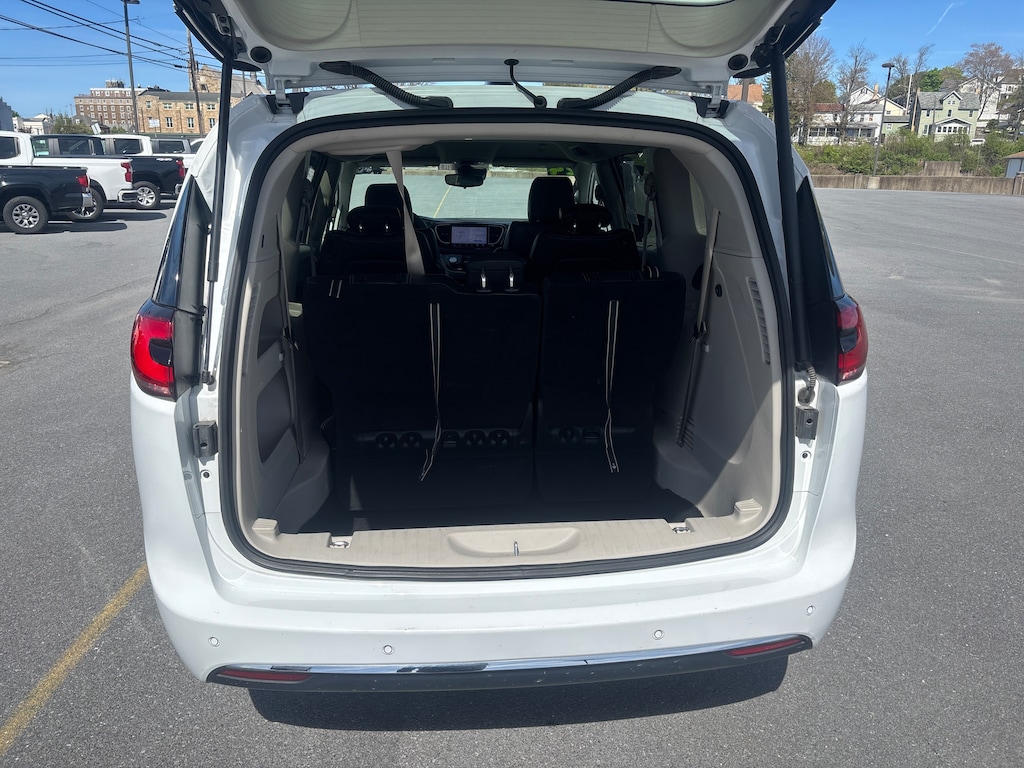 Used 2024 Chrysler Pacifica Touring L Van Passenger Van