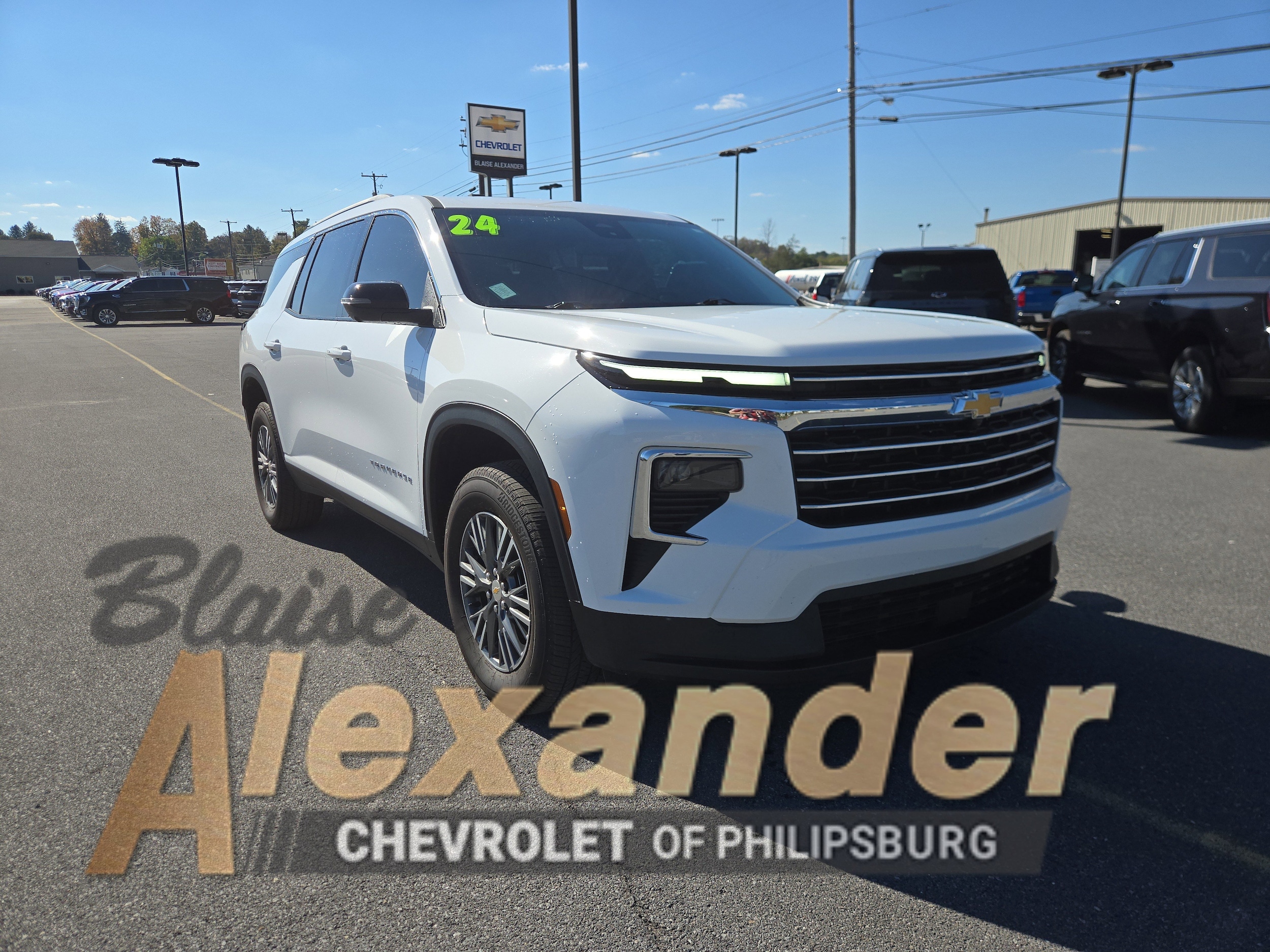 2024 Chevrolet Traverse 2LT's photo