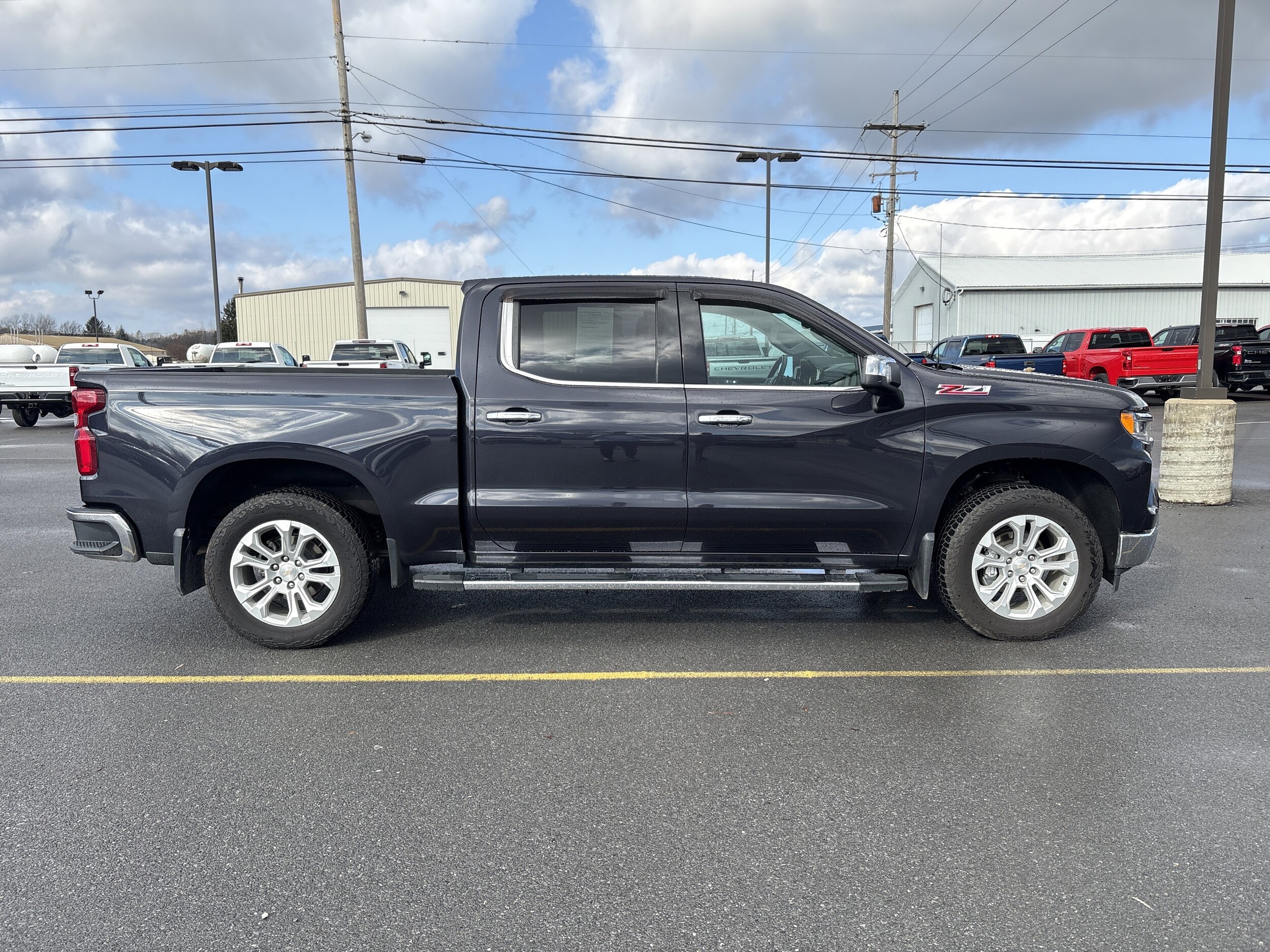 2024 Chevrolet Silverado 1500 LTZ photo 2
