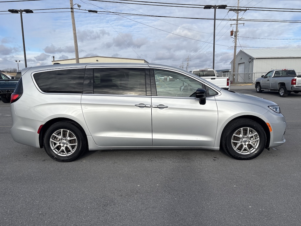 Used 2024 Chrysler Pacifica Touring L Van Passenger Van