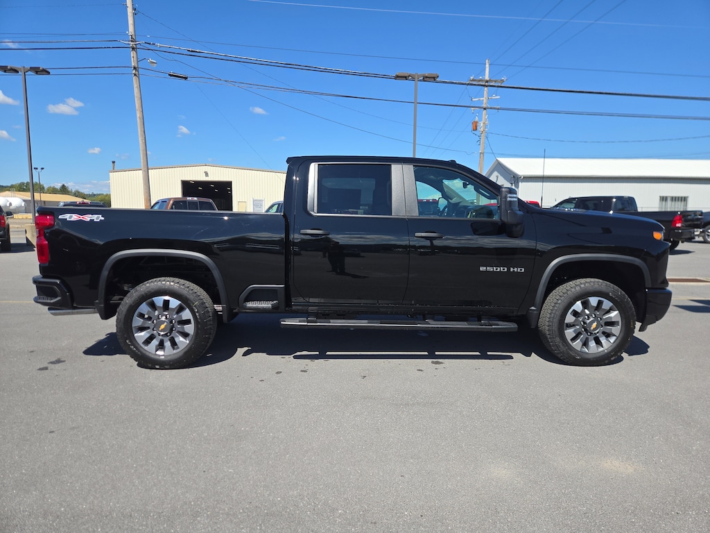 New 2025 Chevrolet Silverado 2500HD Custom Truck Crew Cab