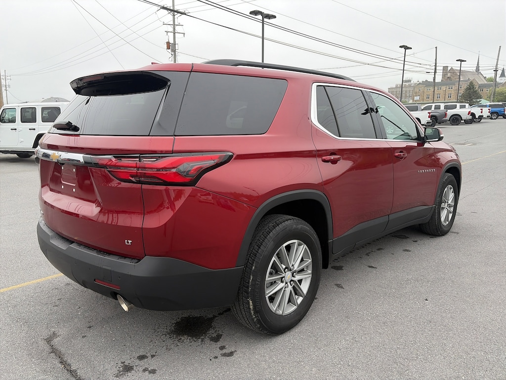 Used 2023 Chevrolet Traverse LT Cloth SUV