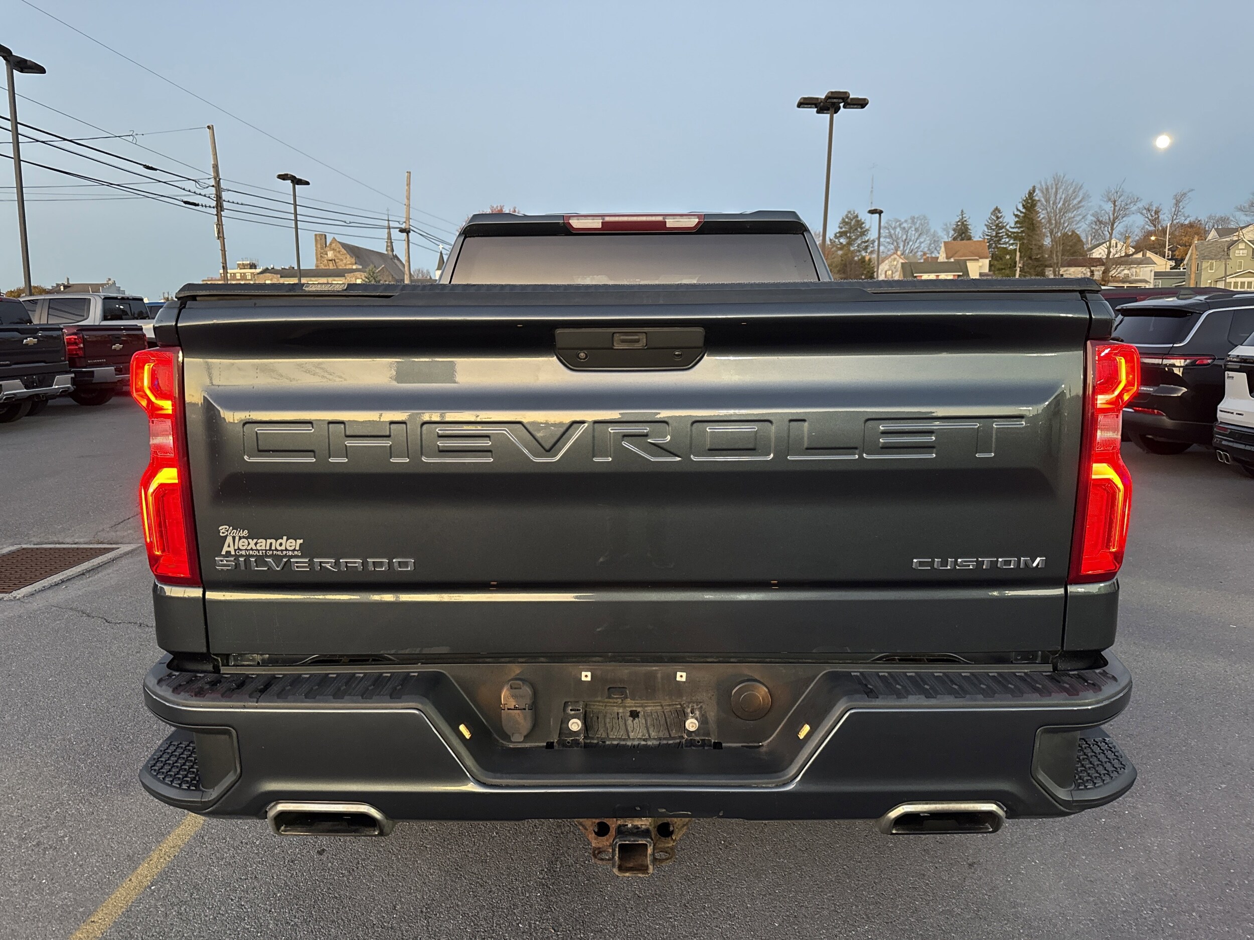 2019 Chevrolet Silverado 1500 Custom photo 3