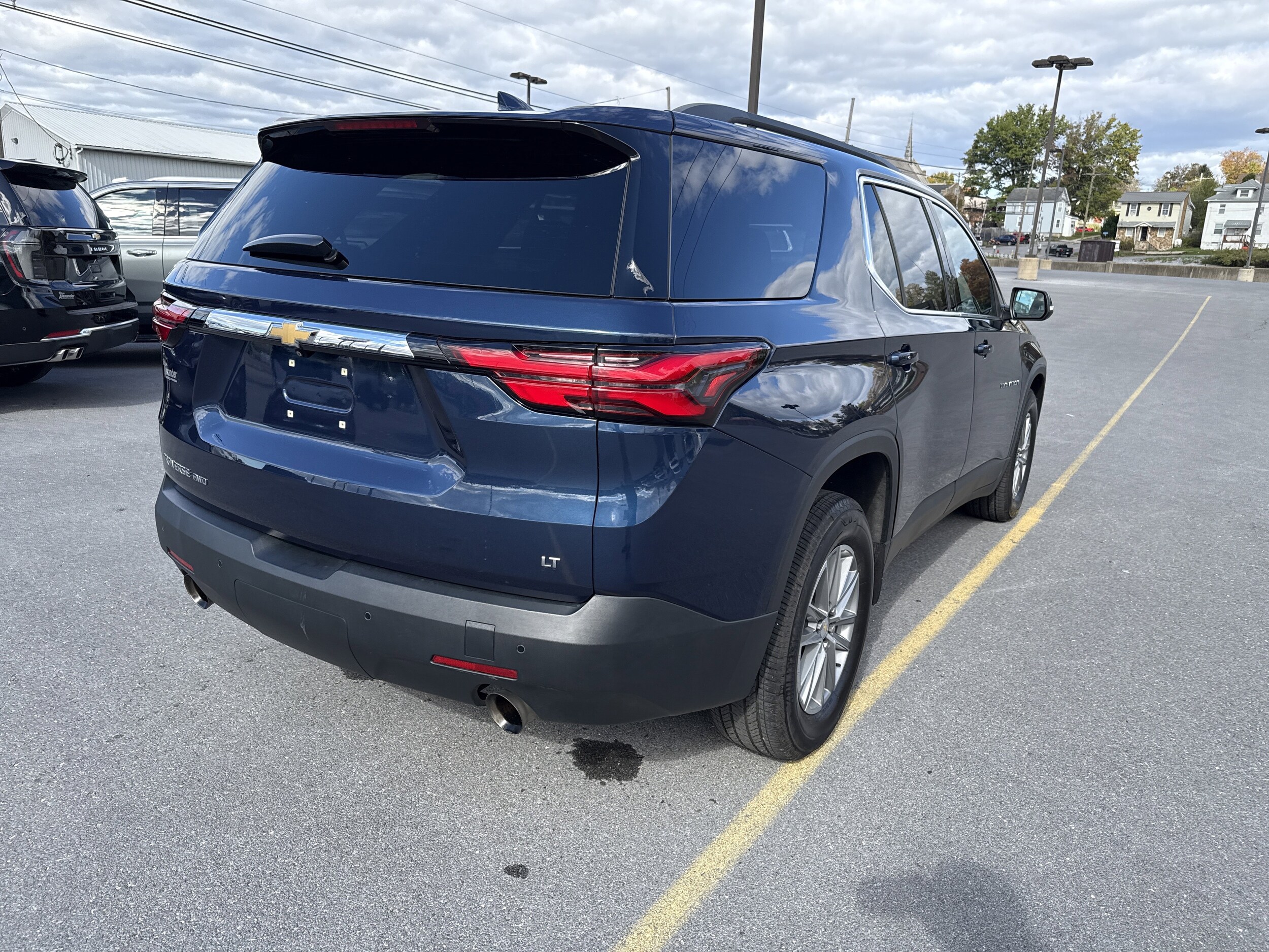 2022 Chevrolet Traverse Cloth photo 2