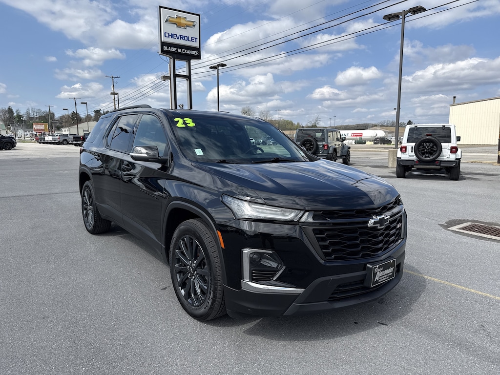 Used 2023 Chevrolet Traverse RS SUV