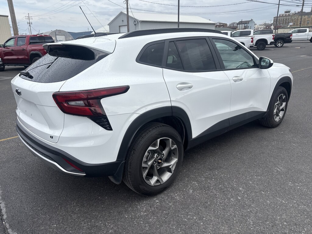 Used 2025 Chevrolet Trax LT SUV