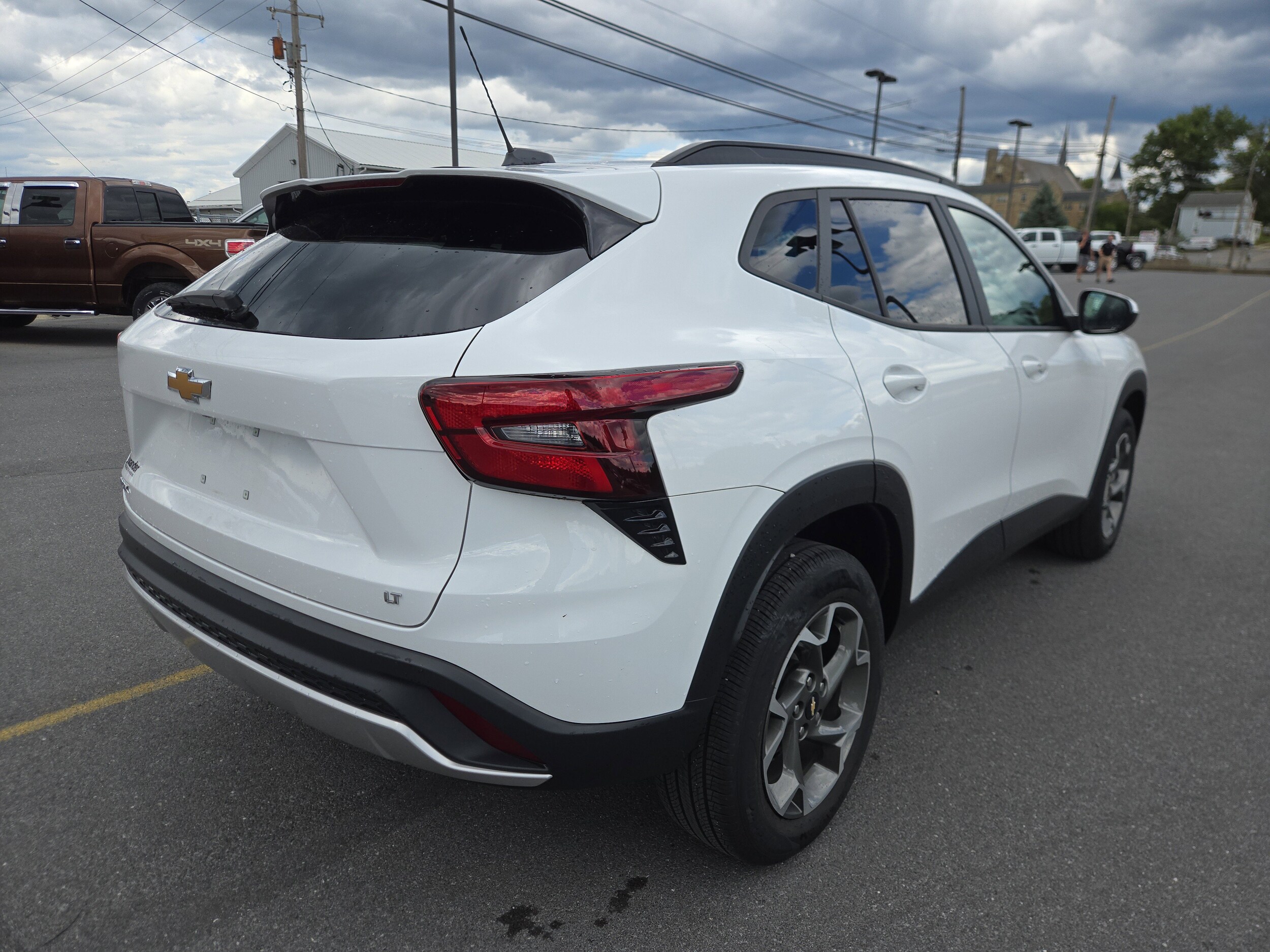 2024 Chevrolet Trax LT photo 3