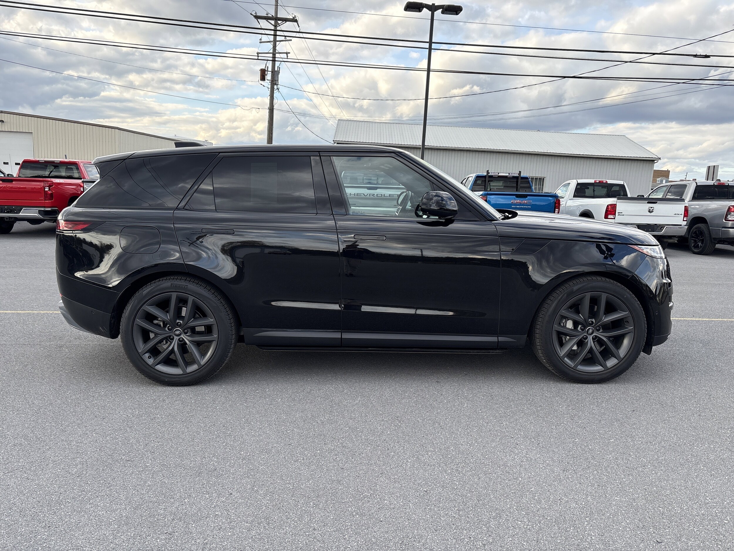 2024 Land Rover Range Rover Sport SE photo 2