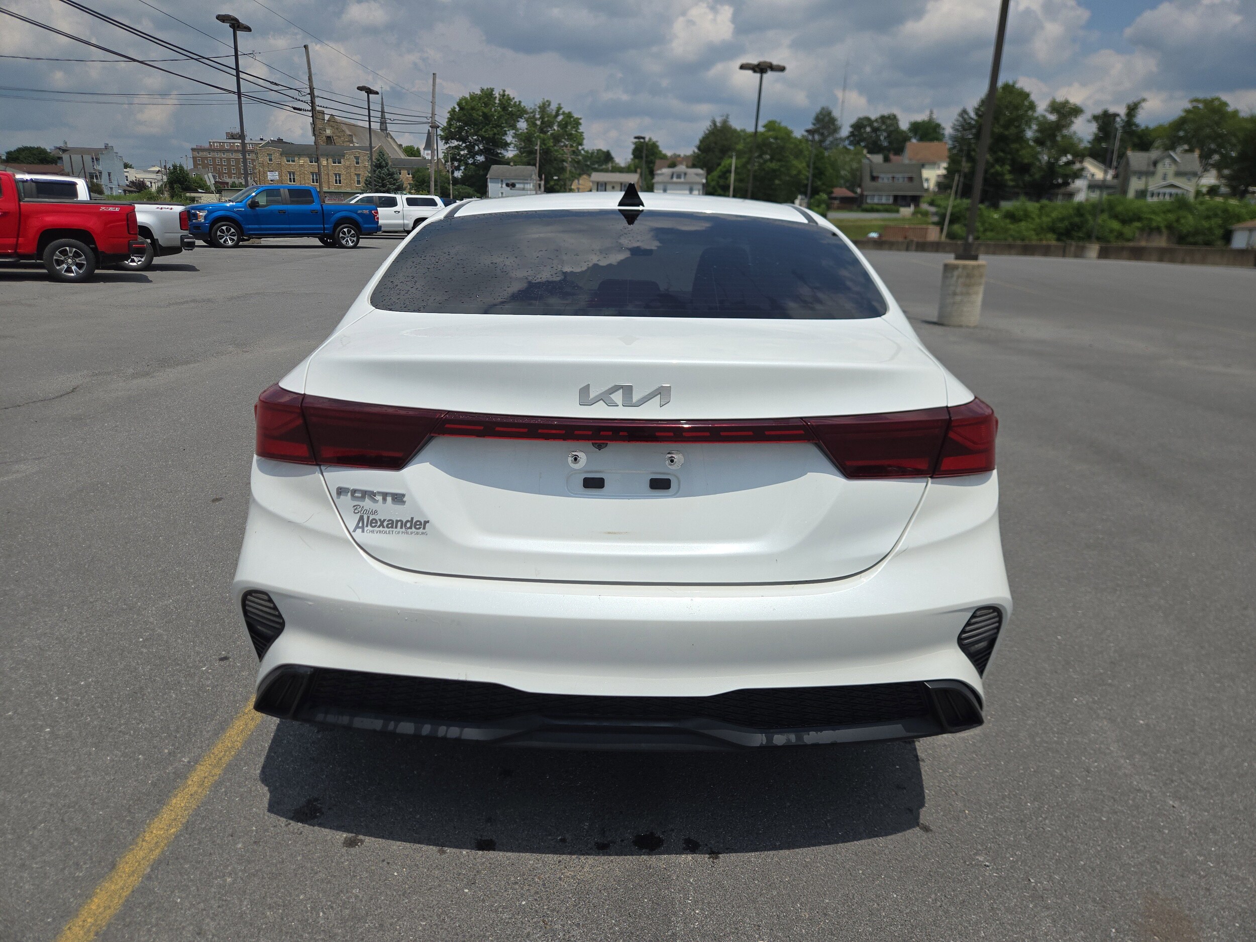 2023 Kia Forte LXS photo 2